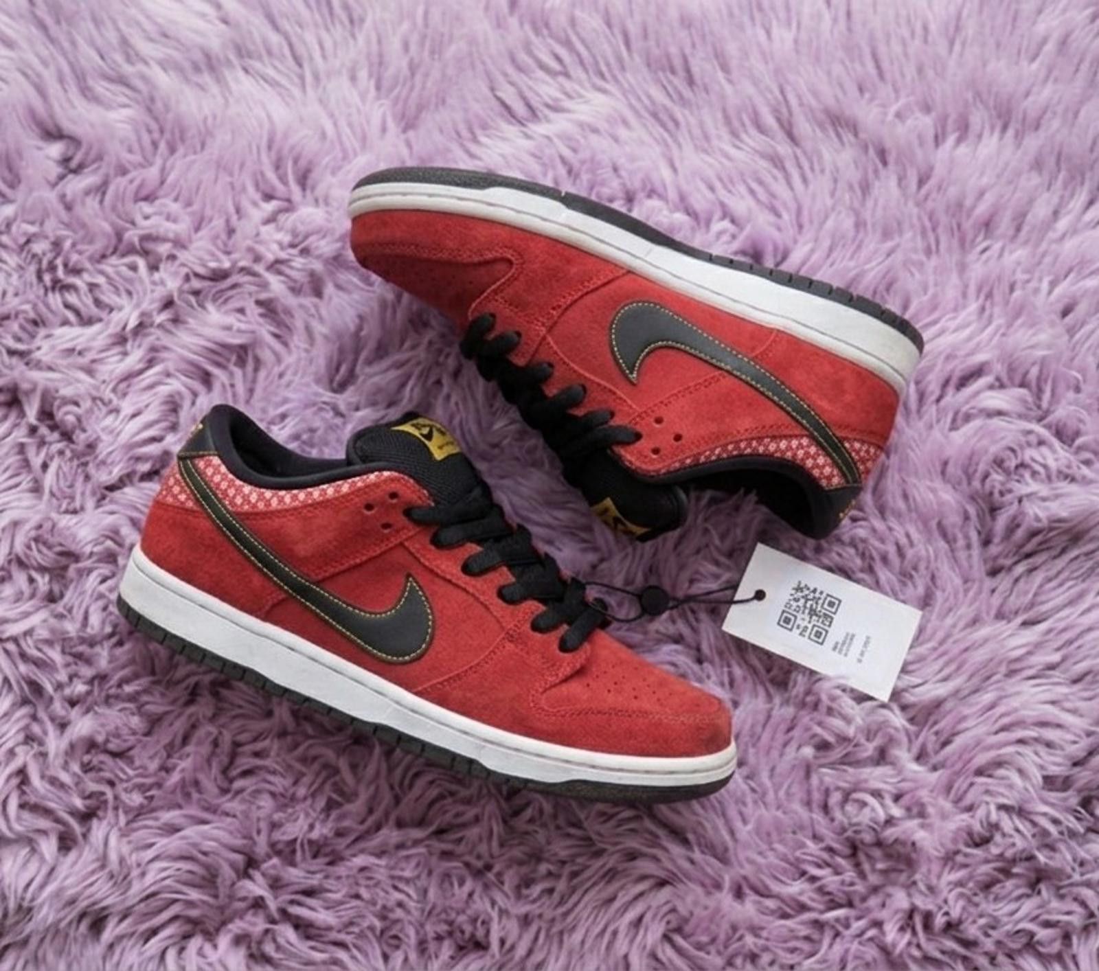 Nike Nike SB Dunk Low Firecracker Red UK 8 Rare SB Collector Pair Size US 9 / EU 42 - 1 Thumbnail