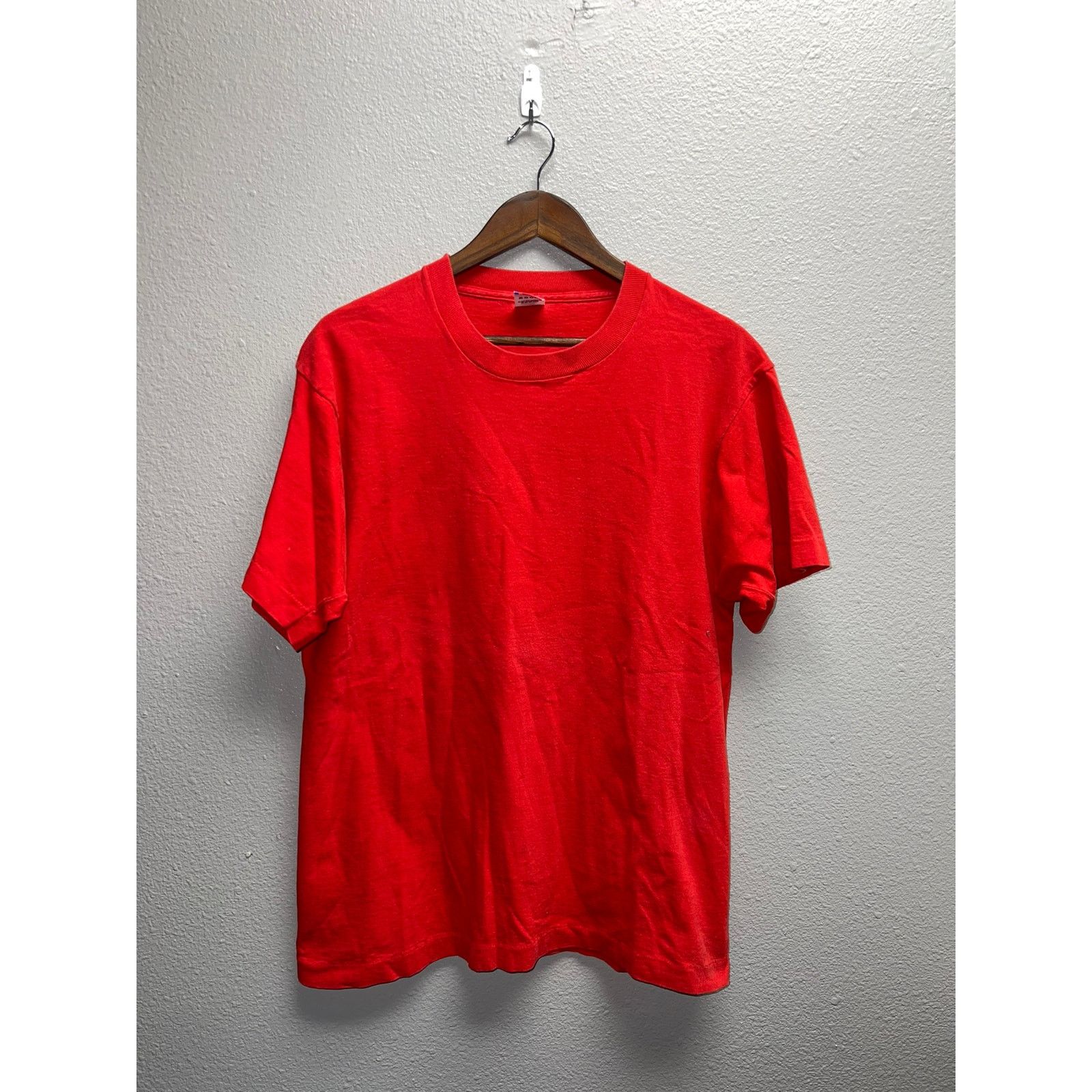 Fruit Of The Loom 90s Vintage Fruit Of The Loom Red Blank Shirt Tee VTG Large Size US L / EU 52-54 / 3 - 1 Thumbnail