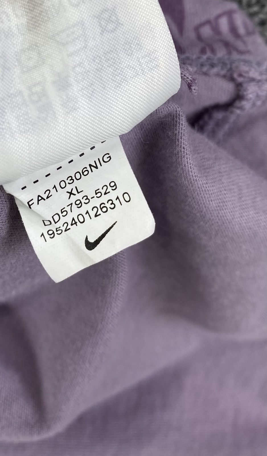 Nike Vintage Nike Fullprint Tee T Shirts Size US XL / EU 56 / 4 - 9 Thumbnail