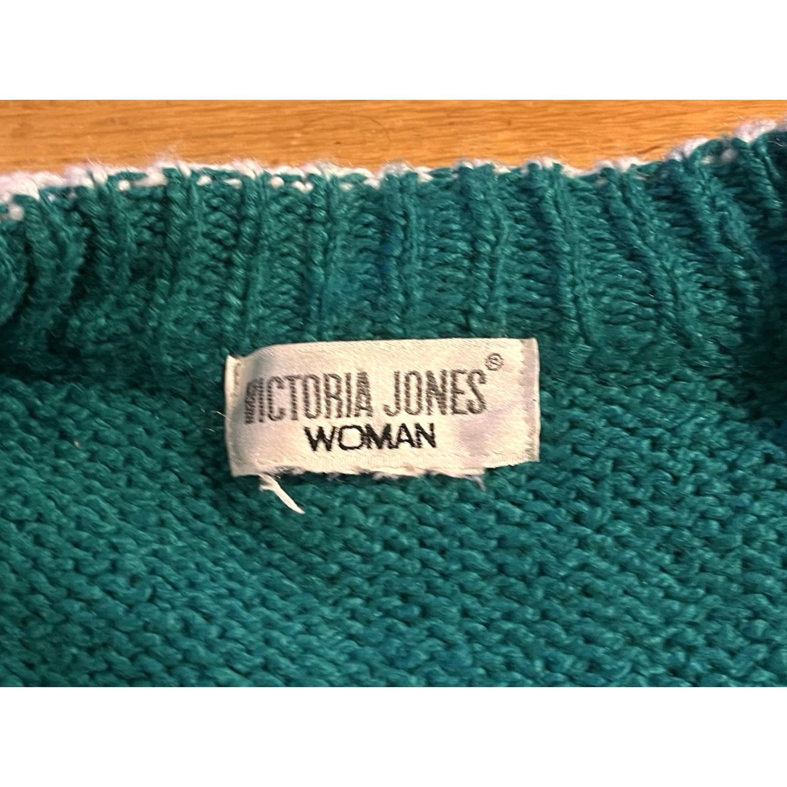 Vintage VINTAGE Victoria Jones Cardigan Sweater Women’s 2X Green White 90s Oversized Knit V-Neck Button Mens? Size XXL / US 16-18 / IT 52-54 - 4 Thumbnail