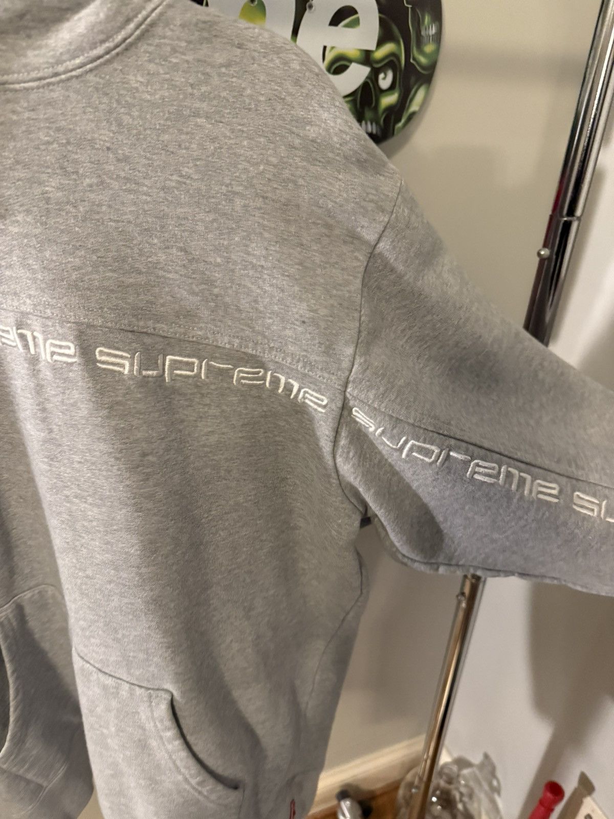 Supreme FW18 Supreme Text Stripe Hoodie Size US M / EU 48-50 / 2 - 3 Thumbnail