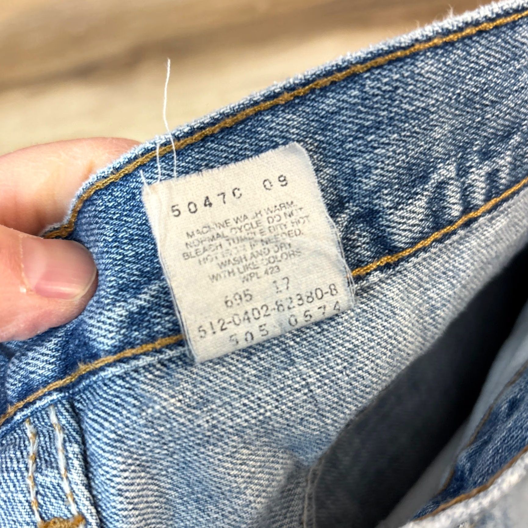 Levi's VINTAGE Levi's 505 Jeans Mens 34x32 Straight Light Washed Distressed Y2K USA blue denim five-pocket regular fit Size US 34 / EU 50 - 2 Thumbnail