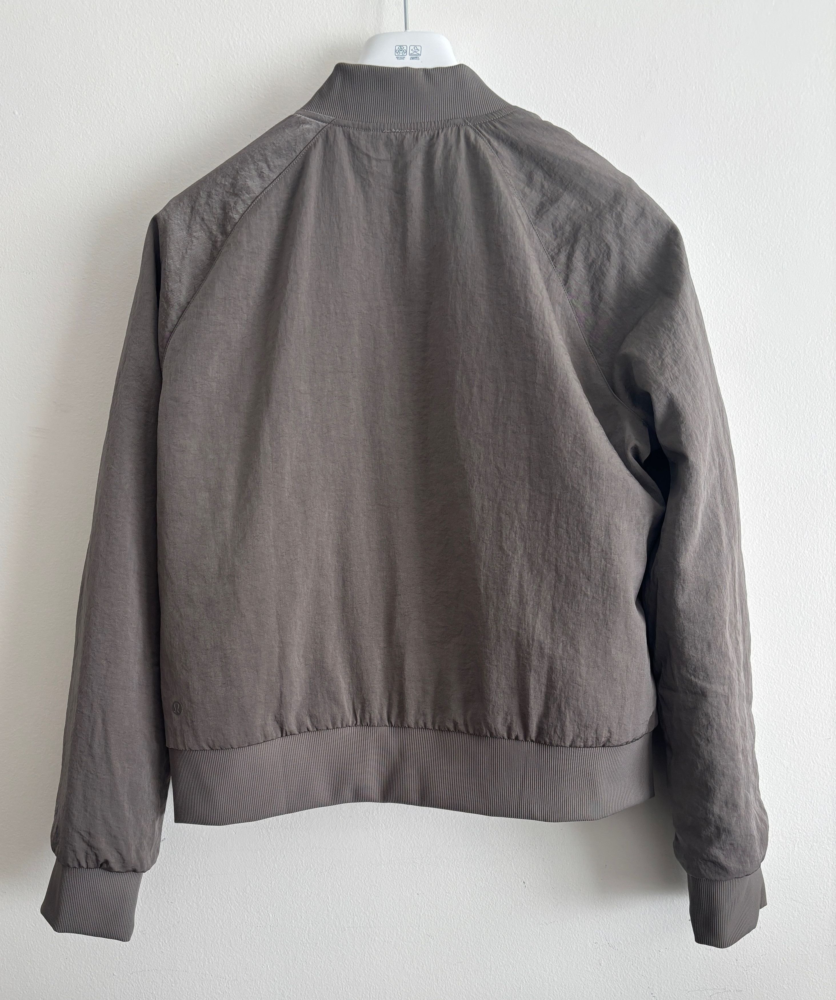 Lululemon Non-stop Bomber Reversible Jacket Olive / Taupe M - L Size M / US 6-8 / IT 42-44 - 5 Thumbnail