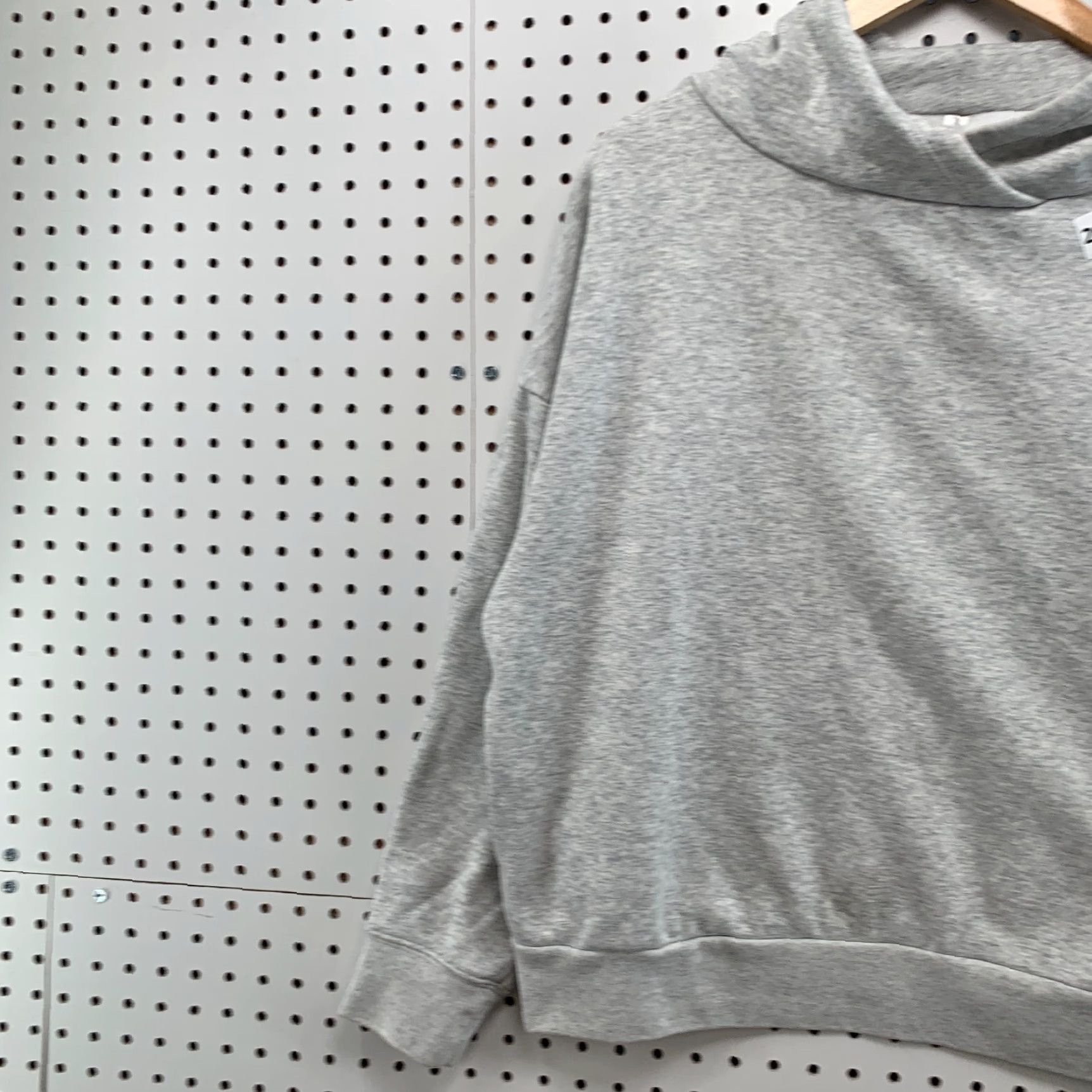 Fabletics Fabletics Hooded Sweatshirt Gray Women Small Hoodie Pullover 24x24 Cowl Size S / US 4 / IT 40 - 3 Thumbnail