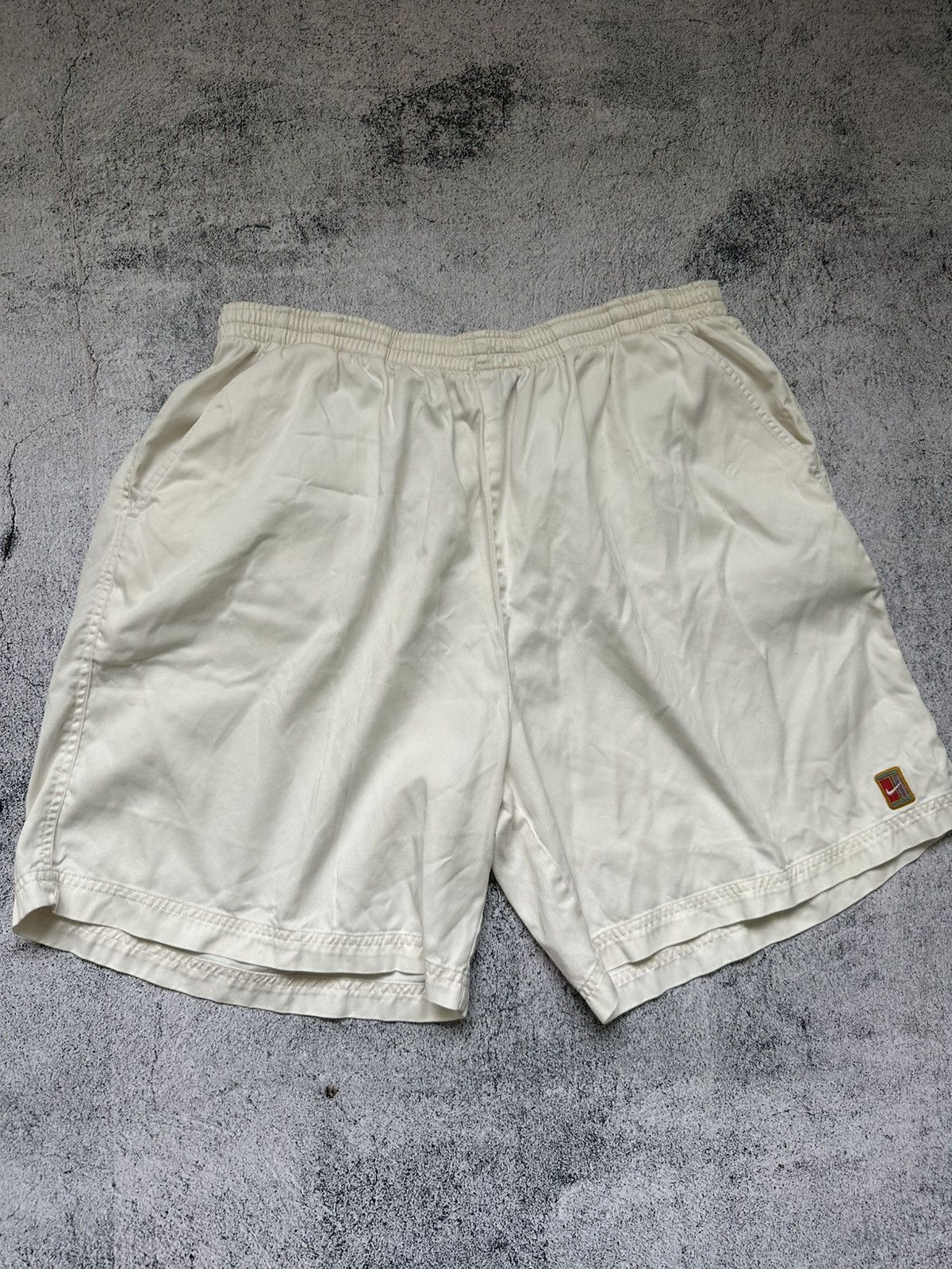 Nike Vintage Nike Court Shorts Logo XL Fit Size US 34 / EU 50 - 2 Thumbnail