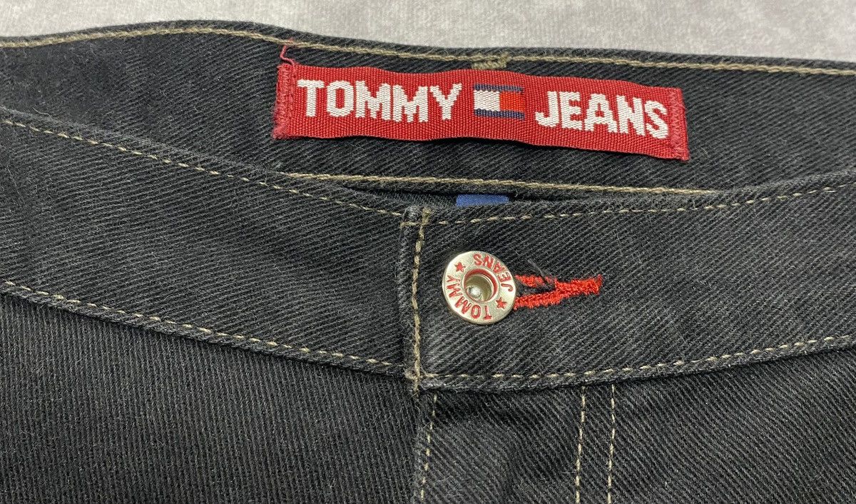 Tommy Jeans 90’s Vintage Tommy Jeans Relaxed Fit Black Denim Jeans 38/30 Size US 38 / EU 54 - 2 Thumbnail