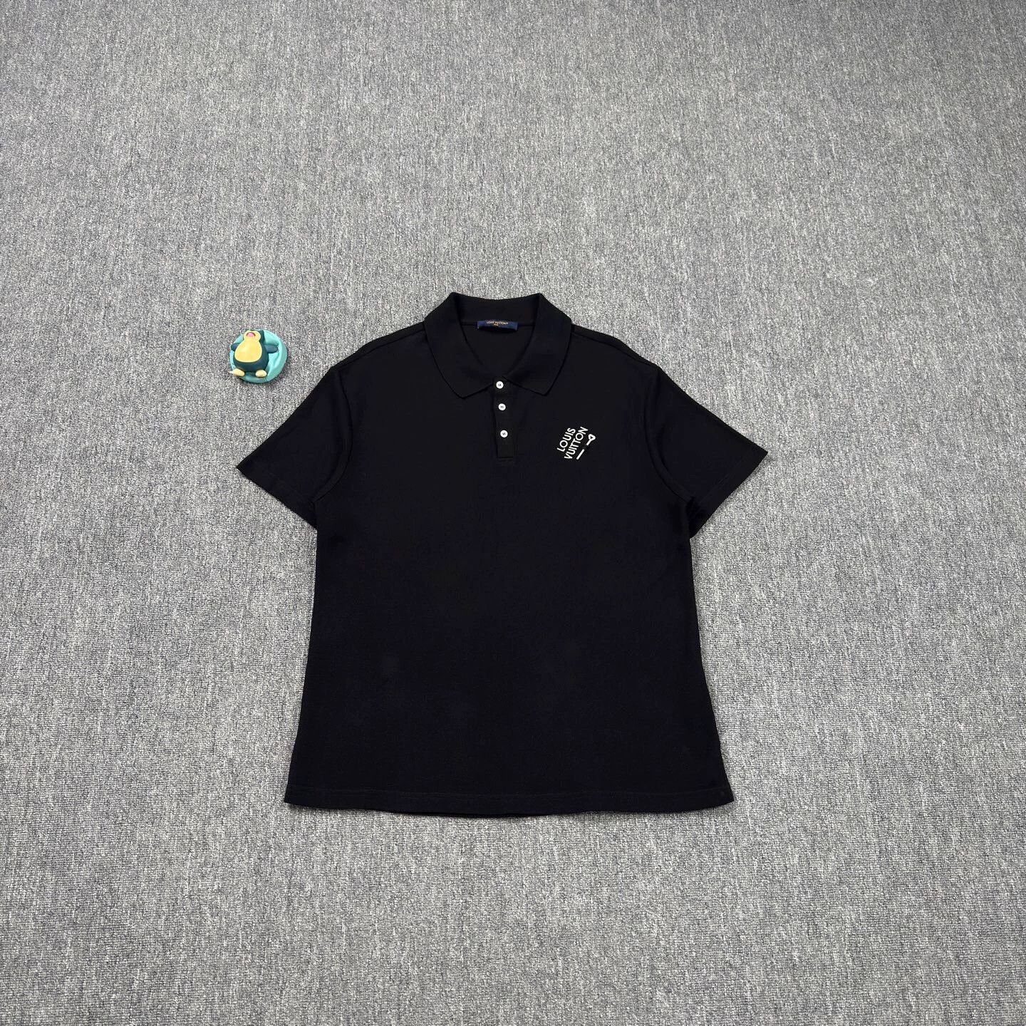 Louis Vuitton LV Black Pin Short-Sleeve Polo Shirt XL 99 New Size US XL / EU 56 / 4 - 1 Thumbnail