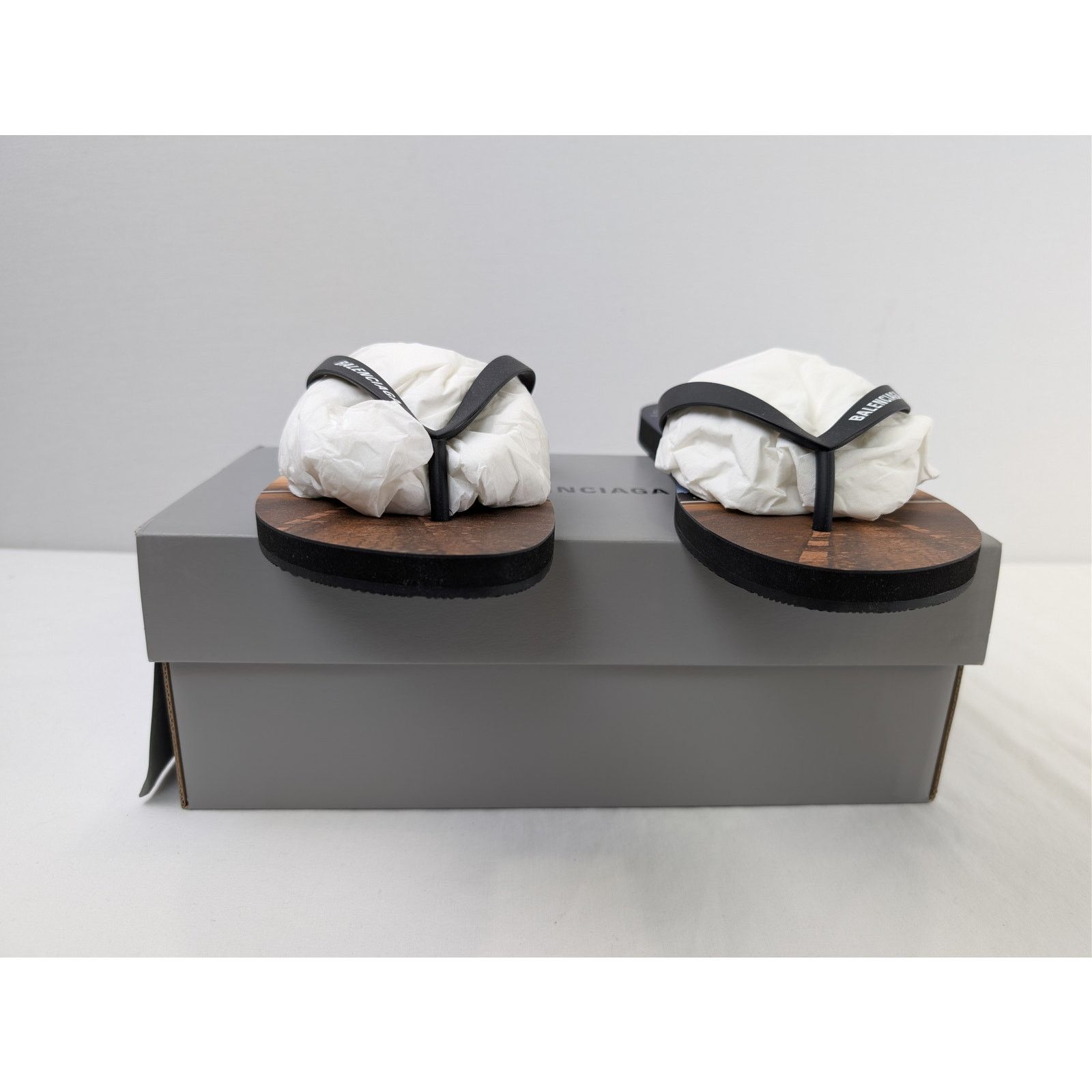 Balenciaga o1rshd1 Souvenir Thong TPU Monument Print Slipper in Arc Size US 9 / EU 42 - 14 Thumbnail