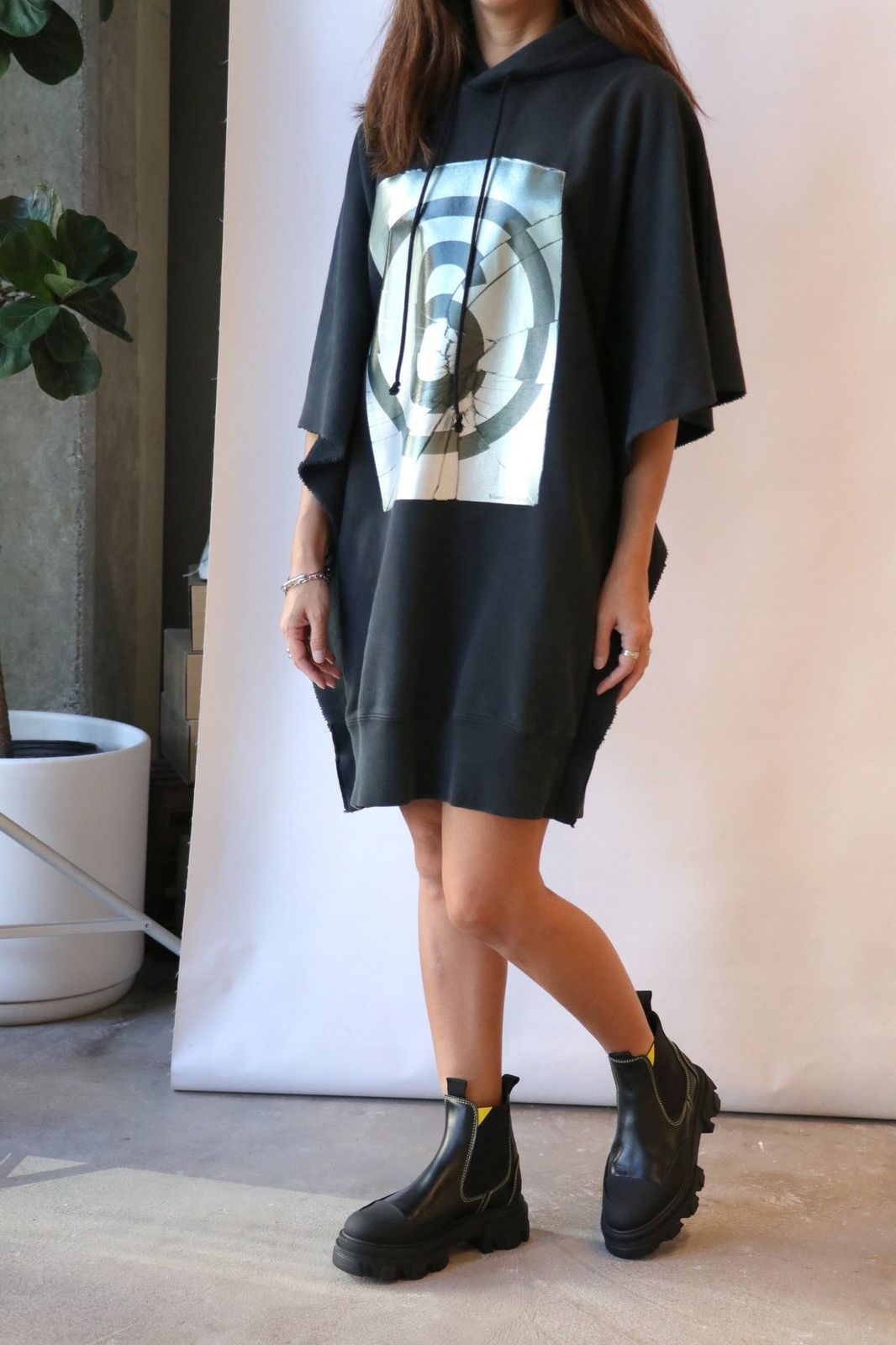Maison Margiela MM6 Maison Martin Margiela Oversized Hoodie Dress Big Logo Size XS / US 0-2 / IT 36-38 - 2 Thumbnail