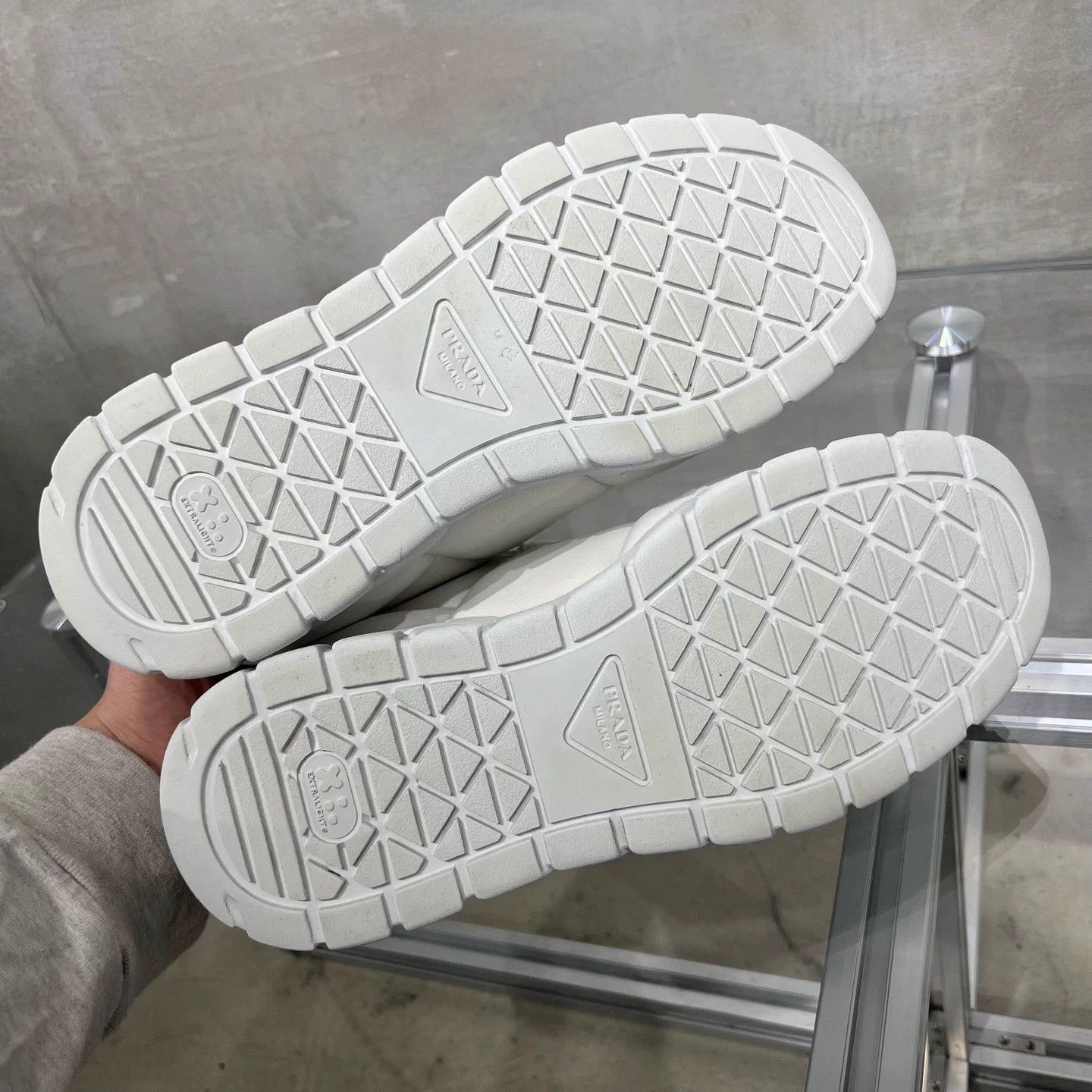 Prada PRADA Metal Triangle Logo White Sneakers UK6 40 Size US 7 / EU 40 - 7 Thumbnail
