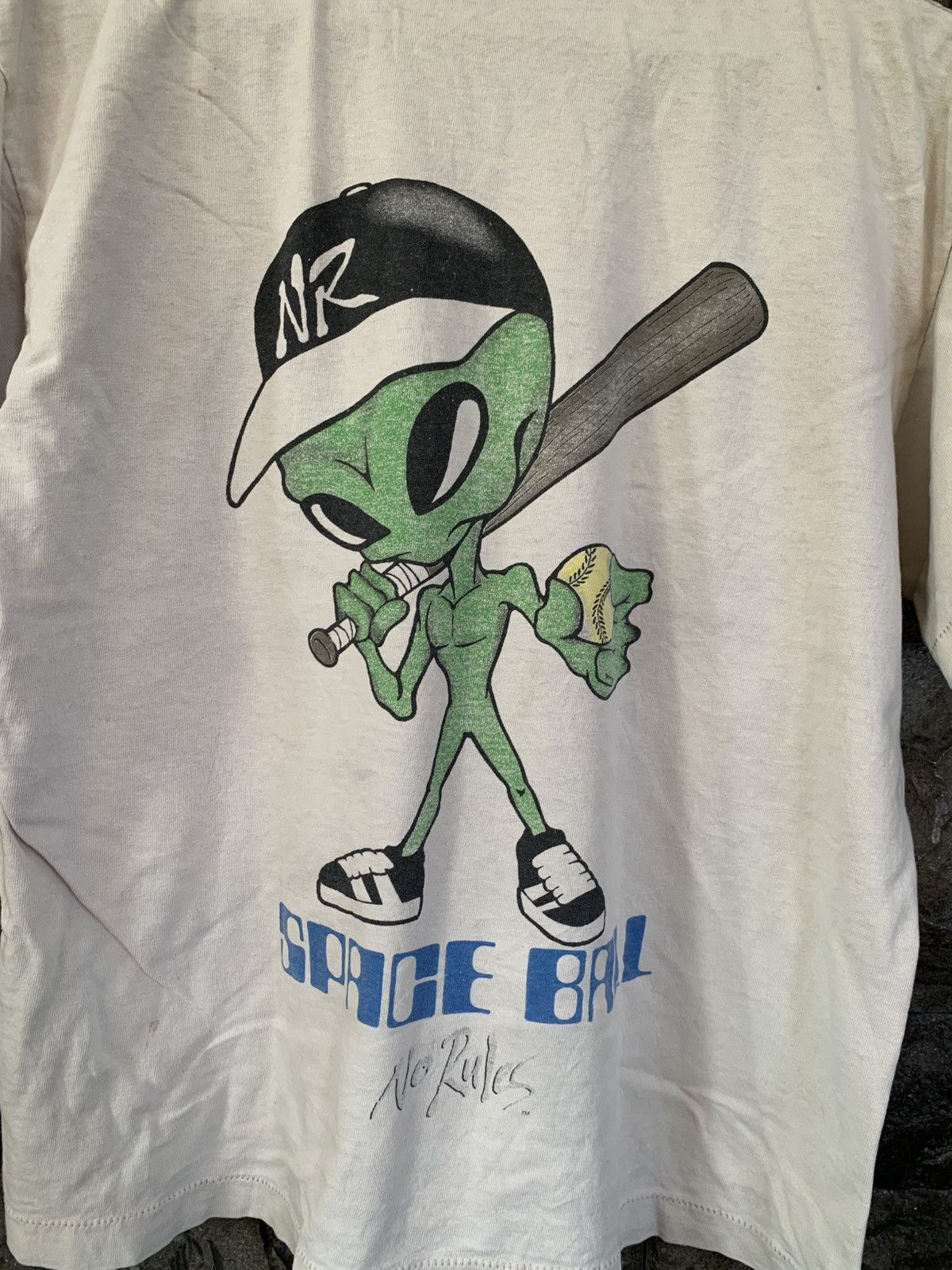 Vintage Vintage 90s No Rules Space Ball Alien Graphics T shirt Size US M / EU 48-50 / 2 - 2 Thumbnail