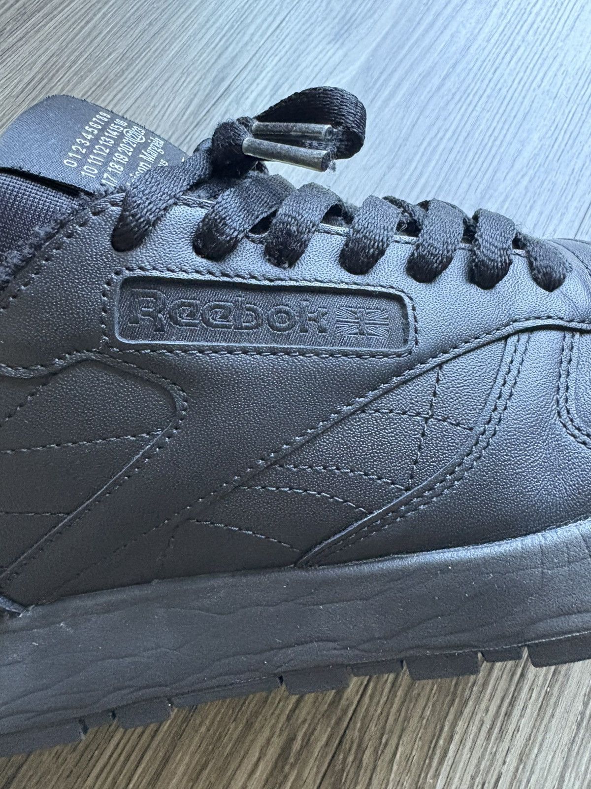 Maison Margiela × Reebok Black Reebok X Maison Margiela Classic Leather Tabi Size US 8.5 / EU 41-42 - 4 Thumbnail