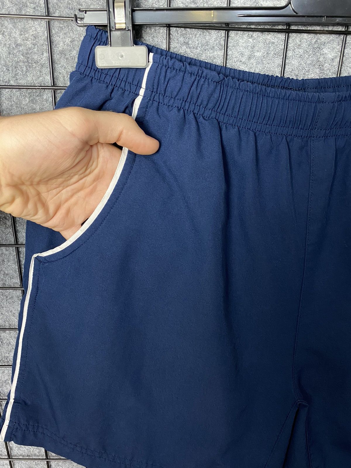 Nike × Vintage Nike Vintage Sportswear Swoosh Logo Shorts Size L Size US 34 / EU 50 - 2 Thumbnail