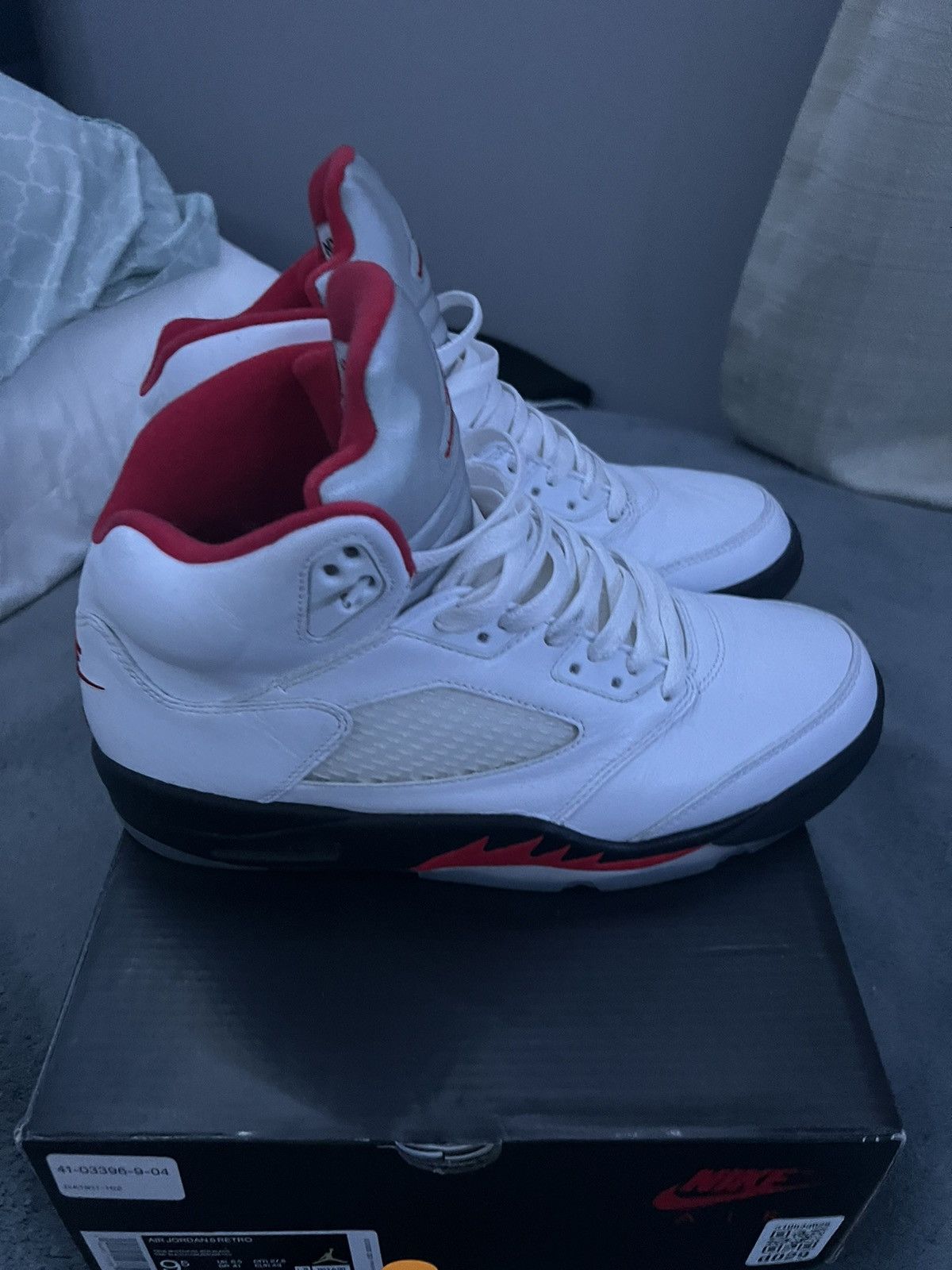 Jordan Brand Jordan 5 ( Fire Red ) Size US 9.5 / EU 42-43 - 3 Thumbnail