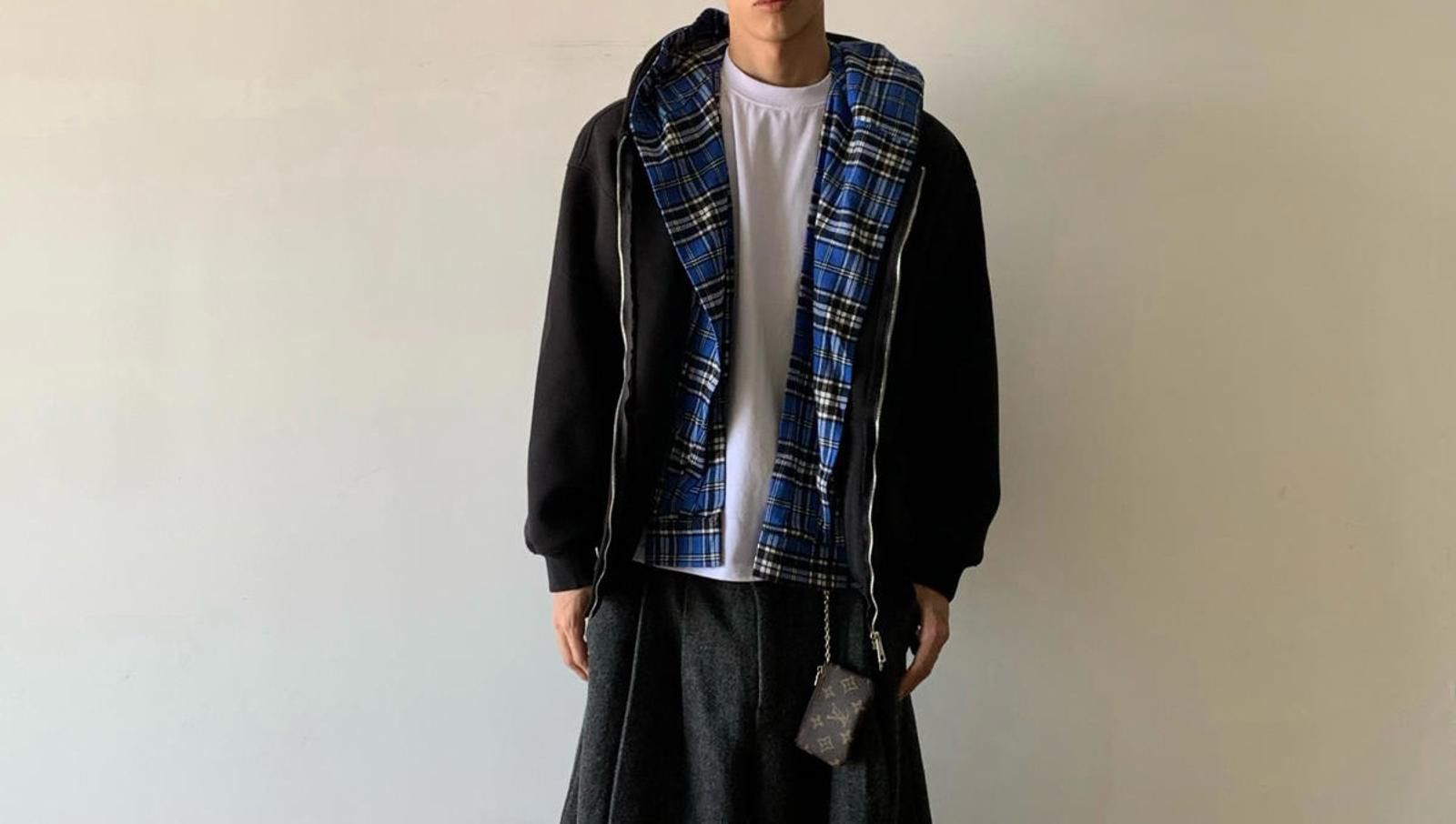 Vintage Black Hoodie with Blue Plaid Lining Size US L / EU 52-54 / 3 - 1 Thumbnail