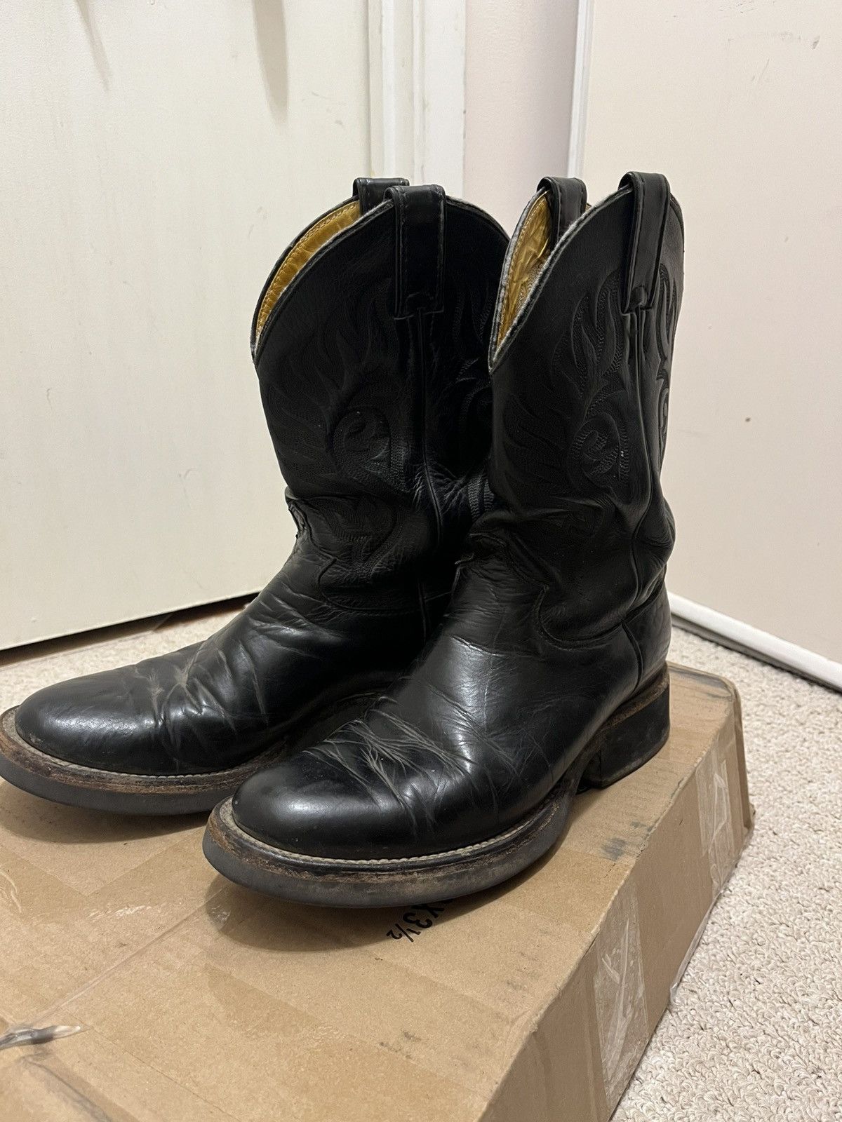 Vintage BLACK PAIR OF COWBOY BOOTS Size US 8 / EU 41 - 1 Thumbnail