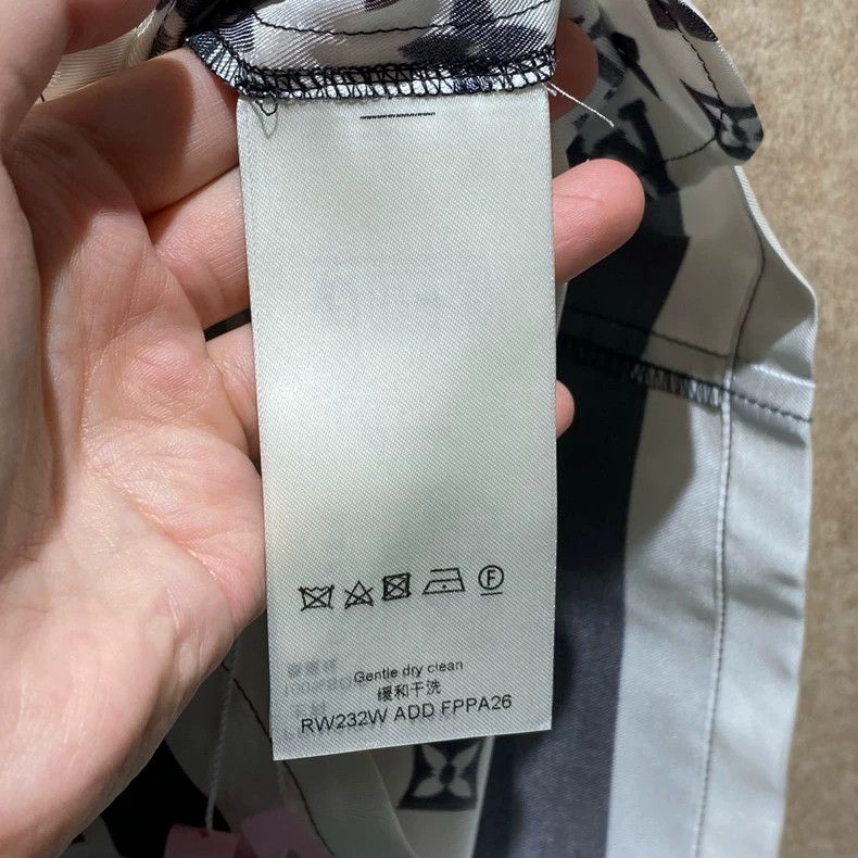 Louis Vuitton Louis Vuitton Black and white mulberry silk presbyopic pri Size US 34 / EU 50 - 4 Thumbnail