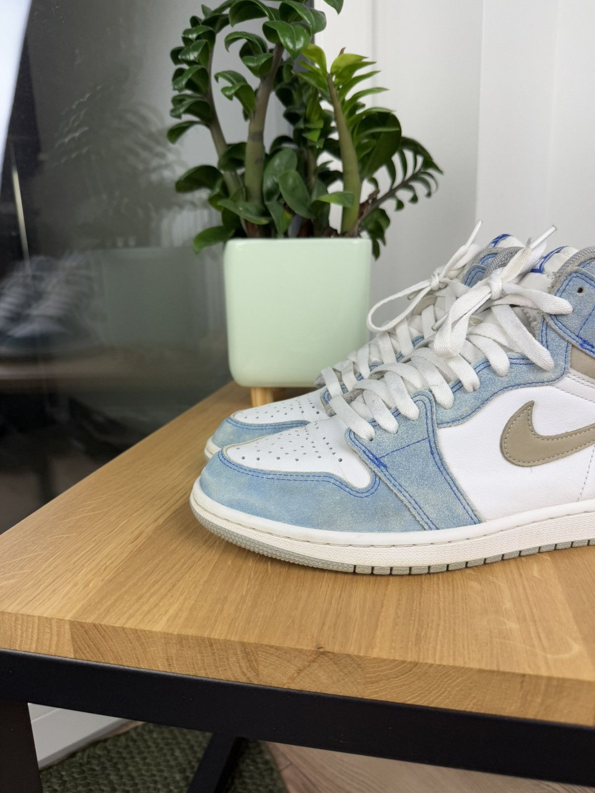 Jordan Brand × Nike Nike Air Jordan 1 “Hyper Royal” Size US 8.5 / EU 41-42 - 3 Thumbnail