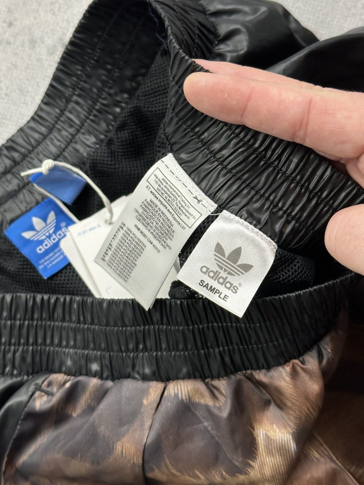 Adidas Adidas Originals Eagle Print Sample Tee & Shorts Set Rare Size 28" / US 6 / IT 42 - 12 Thumbnail