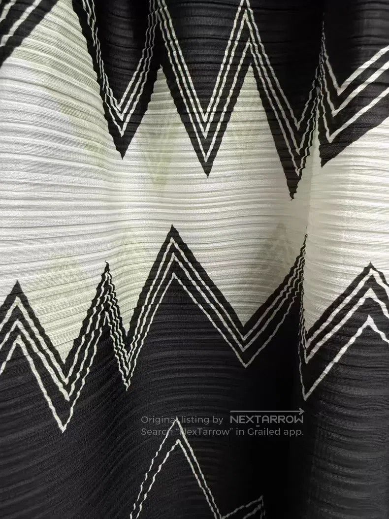 Issey Miyake Issey Miyake size:3 Horizontal Stripe Spring Pleated Midi Size 31" - 2 Thumbnail