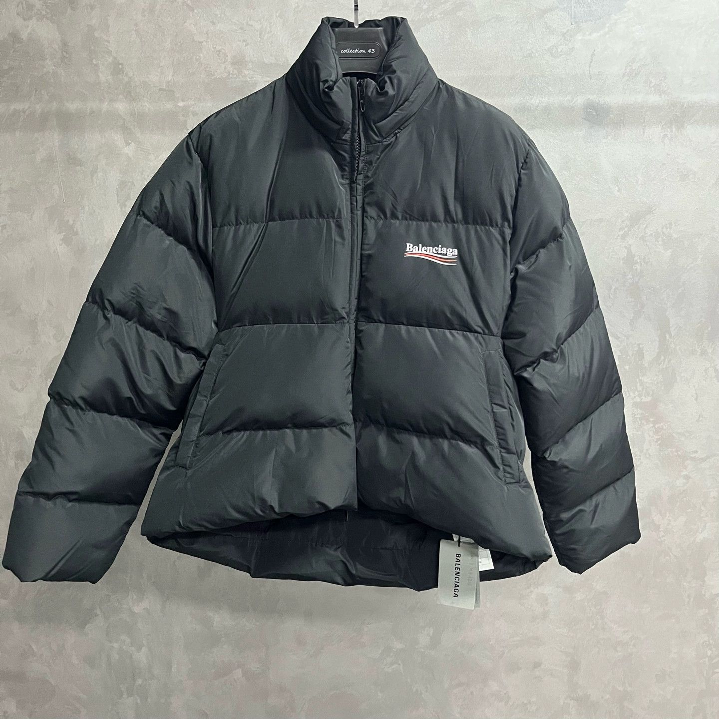 Balenciaga Balenciaga Black Logo Puffer Jacket - dmc Size US XS / EU 42 / 0 - 1 Thumbnail