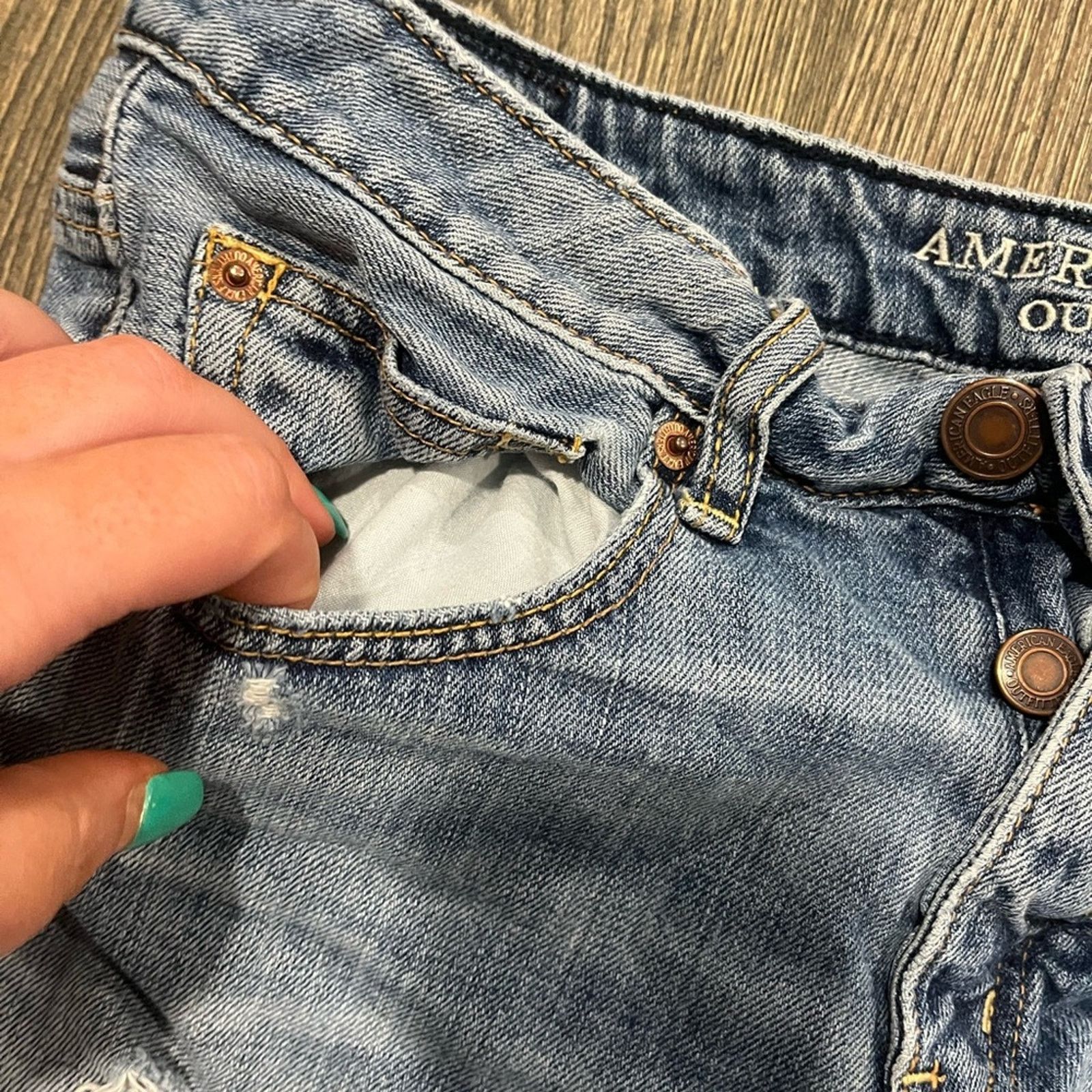 American Eagle Outfitters American Eagle Jean Shorts Frayed Hem Medium Wash Blue Sz 6 Size 28" / US 6 / IT 42 - 3 Thumbnail