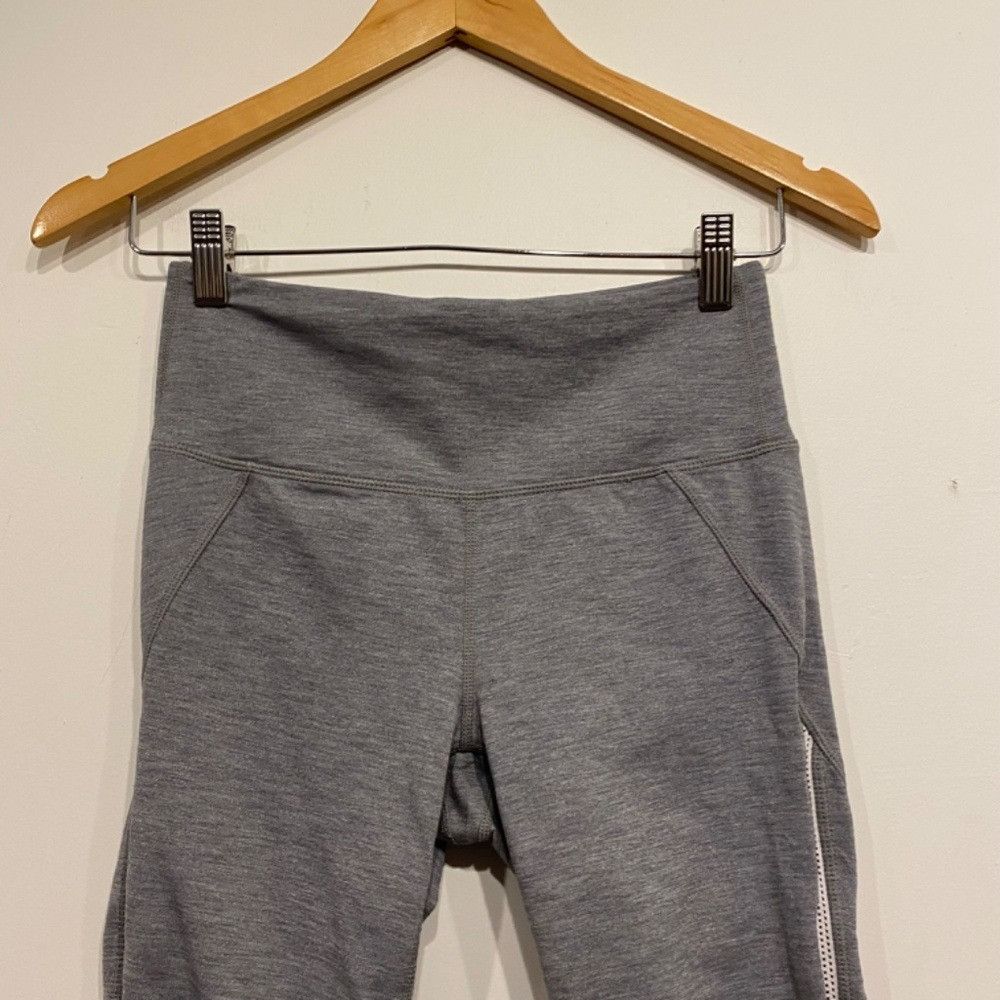 Athleta Athleta Light Grey Chaturunga Leggings Size Small Size 26" / US 2 / IT 38 - 2 Thumbnail