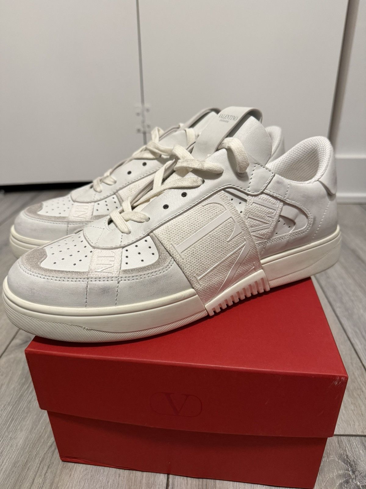 Valentino Valentino Garavani VL7N Distressed-effect Size US 9 / EU 42 - 1 Thumbnail