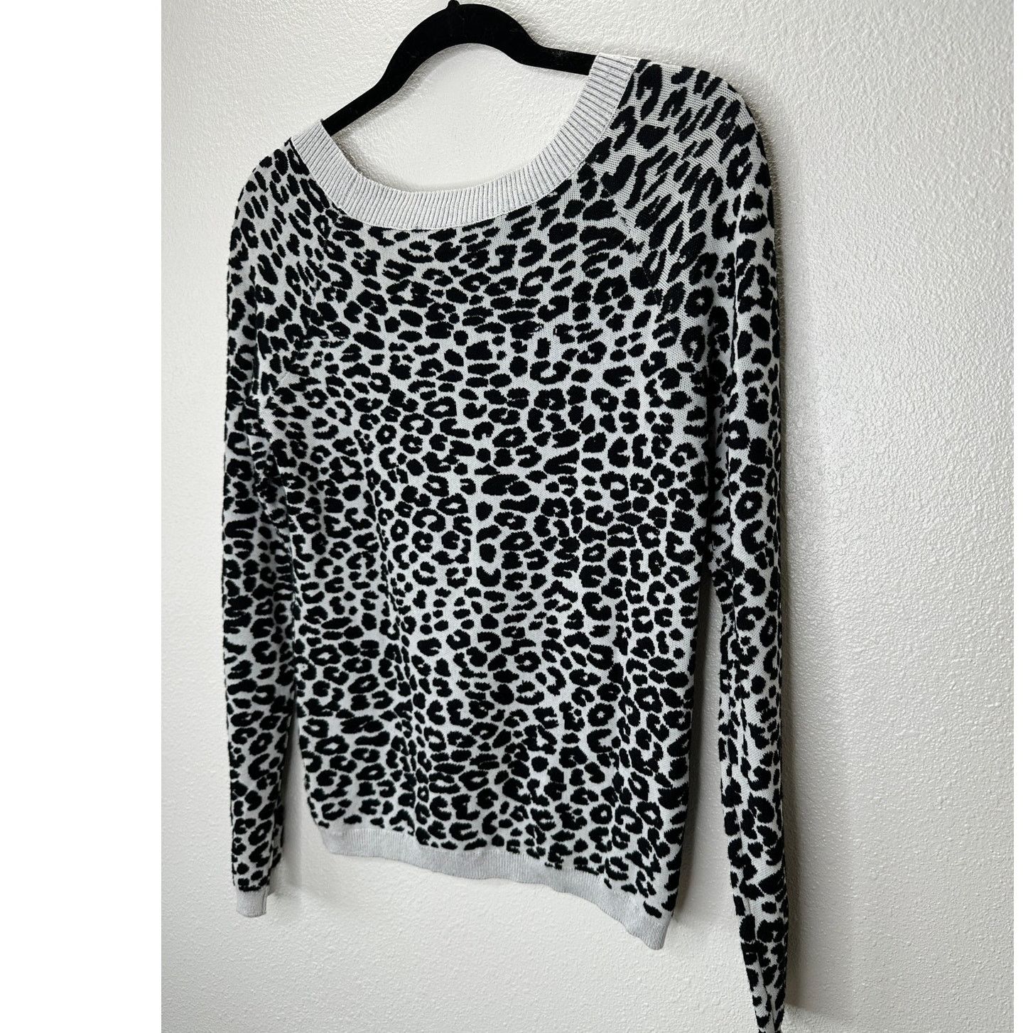 Express Express Black & Gray Leopard Print Boat neck Thin Sweater M Size M / US 6-8 / IT 42-44 - 7 Thumbnail