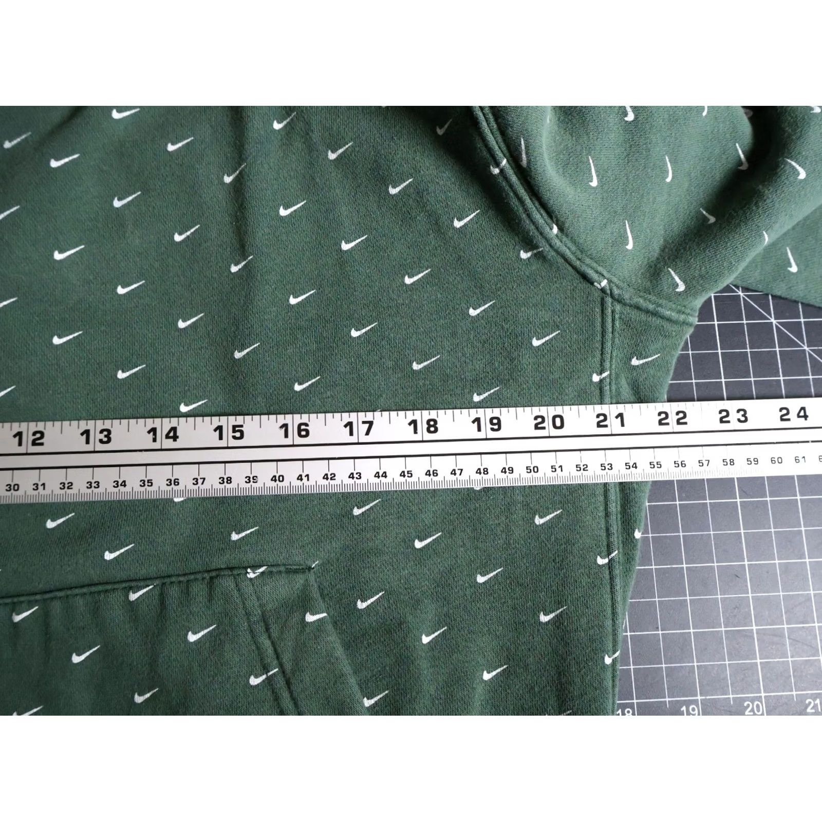 Nike Nike Swoosh Hoodie Men's Medium Green AOP Drawstring Pullover Sweatshirt Size US M / EU 48-50 / 2 - 5 Thumbnail