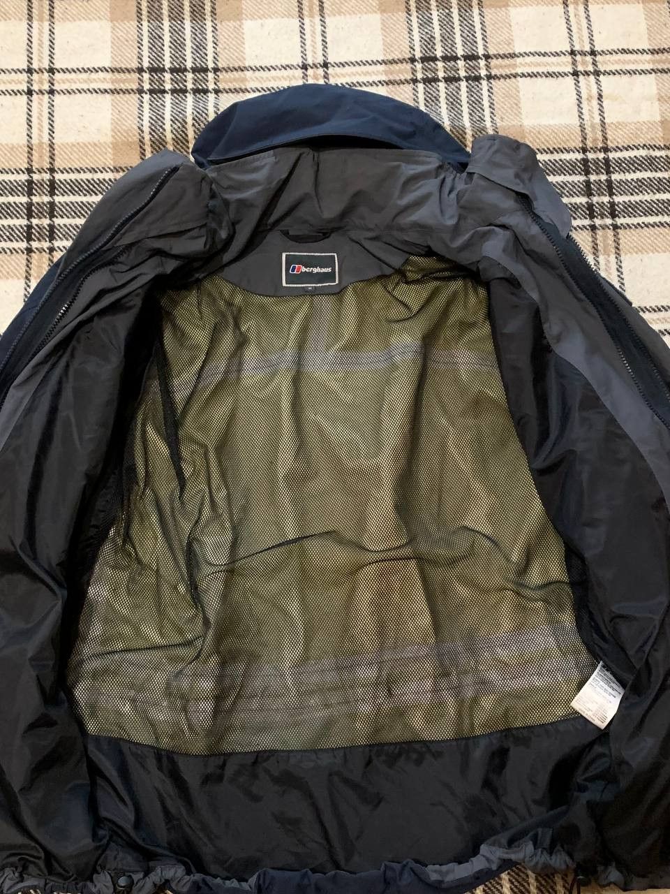 Berghaus Berghaus Gore-Tex Shell Jacket – Navy – Size M Size US M / EU 48-50 / 2 - 4 Thumbnail
