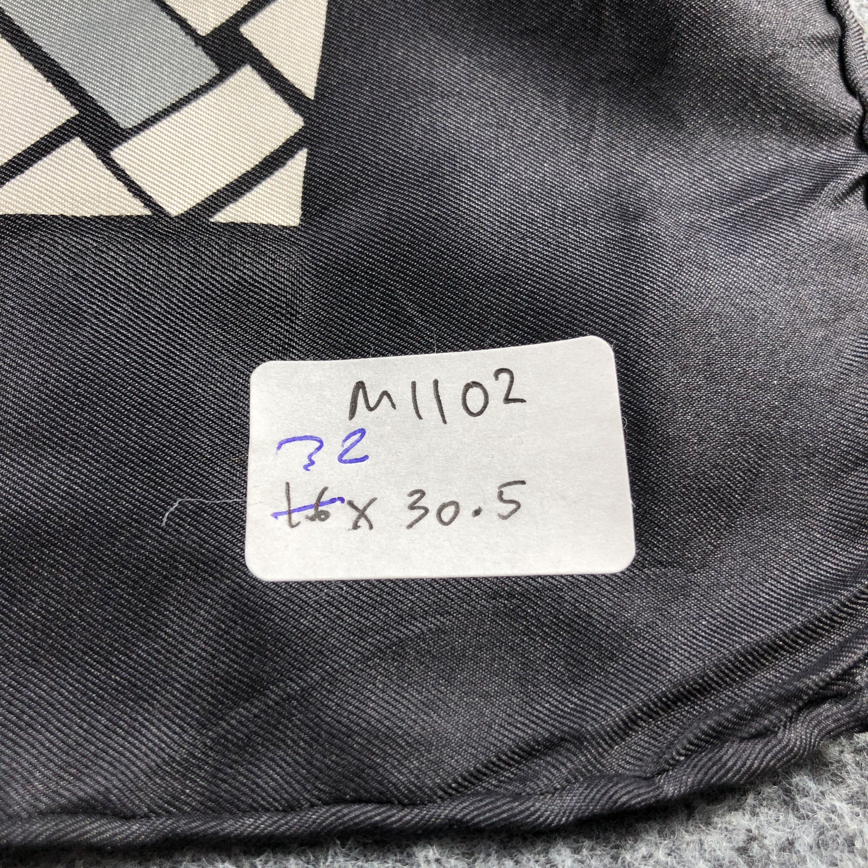 Pierre Cardin Pierre Cardin Luxury Hand Rolled Silk Scarf M1102 Size ONE SIZE - 16 Thumbnail
