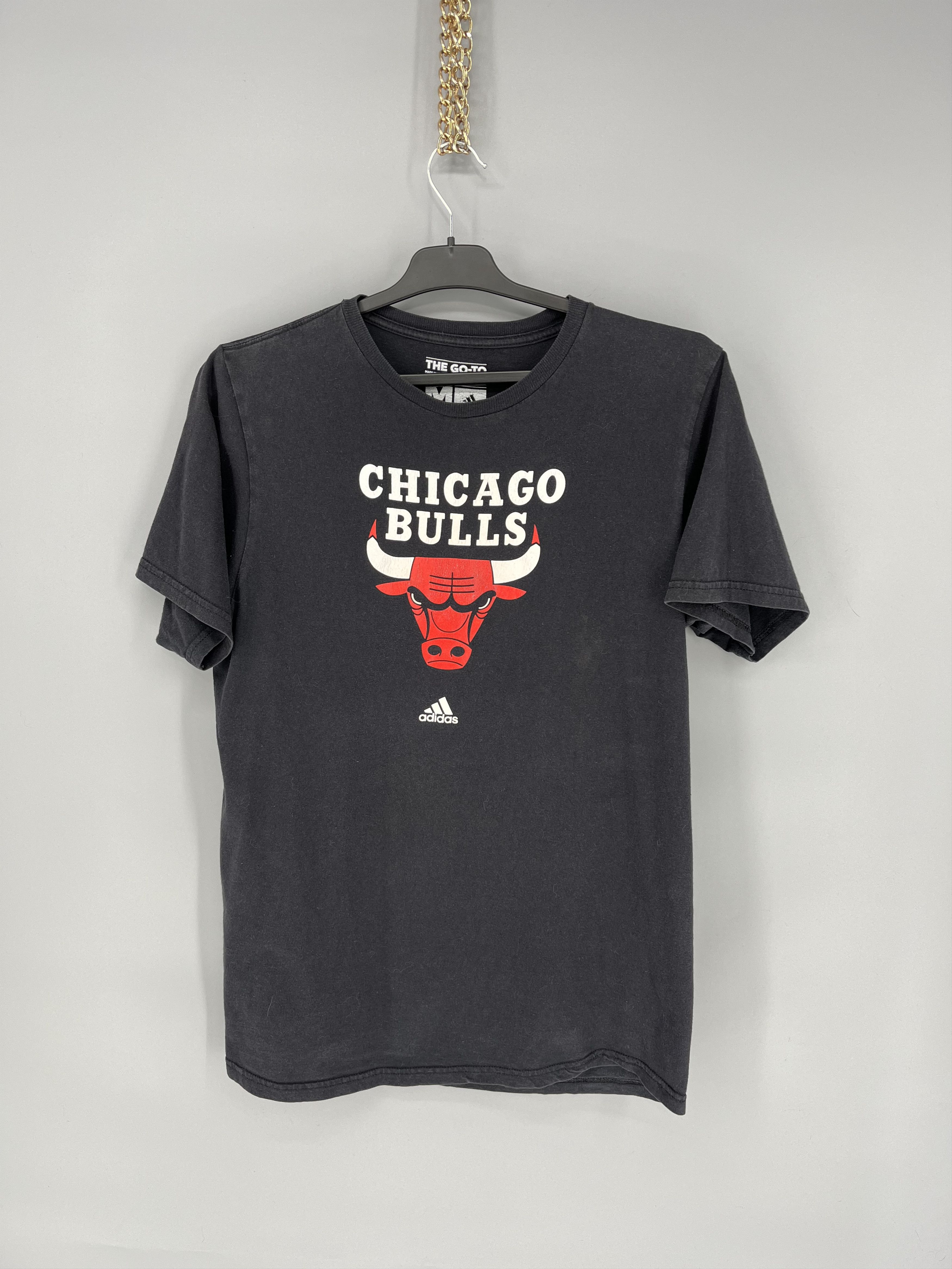 Adidas Adidas The Go To Tee Chicago Bulls T-Shirt Mens Medium Black Size US M / EU 48-50 / 2 - 1 Thumbnail