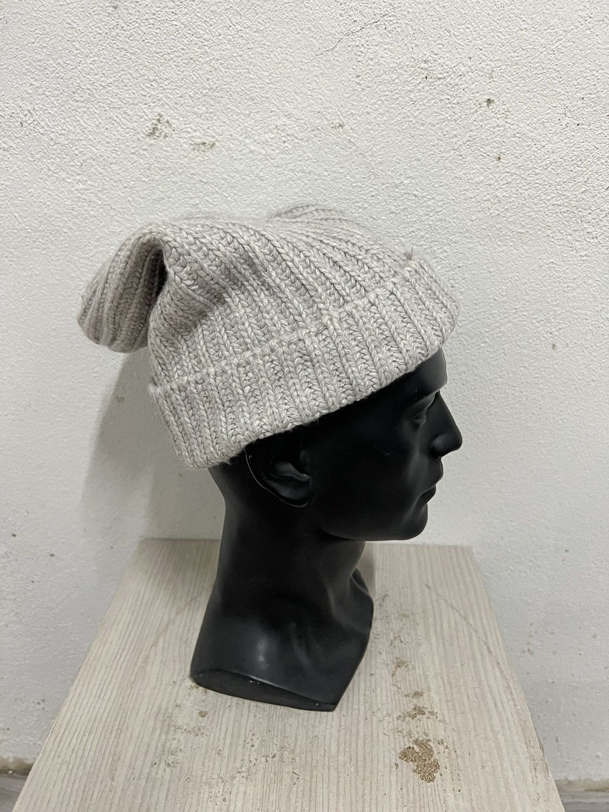 Uniqlo Uniqlo Plain Beanie Hat Size ONE SIZE - 4 Thumbnail
