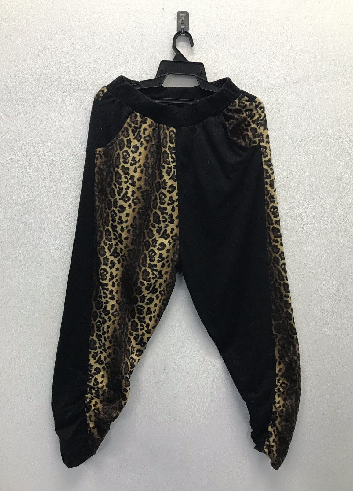 Japanese Brand × Vintage Vintage Leorpard Pattern Pants Size US 27 - 1 Thumbnail