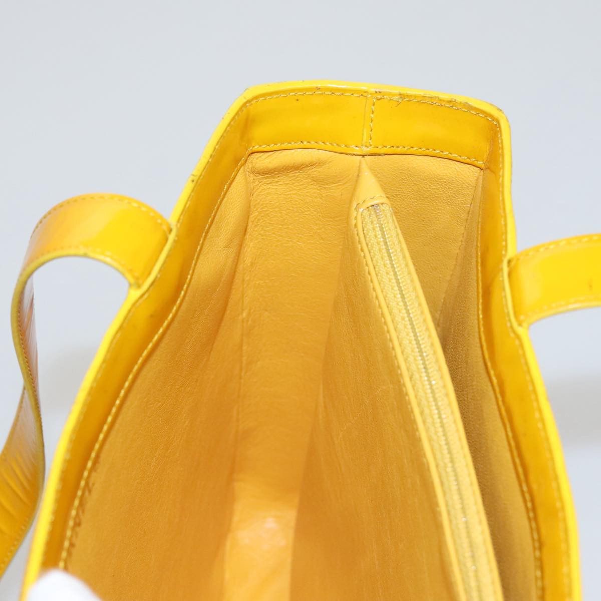 Chanel CHANEL Tote Bag Enamel Yellow CC Size ONE SIZE - 16 Thumbnail