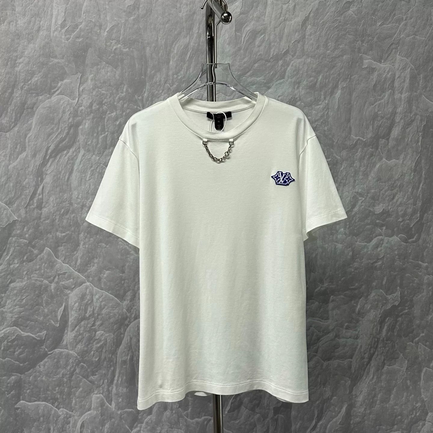 Louis Vuitton louis vuitton embroidered logo short sleeve t-shirt Size US XL / EU 56 / 4 - 1 Thumbnail