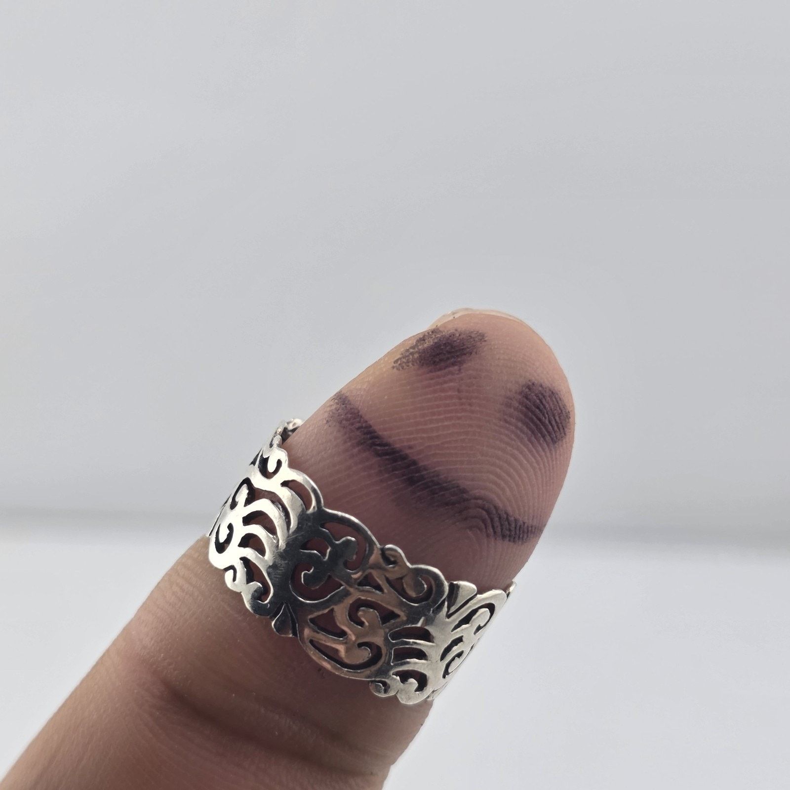 Other Sterling Silver Openwork Band Ring 6.75-7 Abstract Filigree Size ONE SIZE - 1 Thumbnail