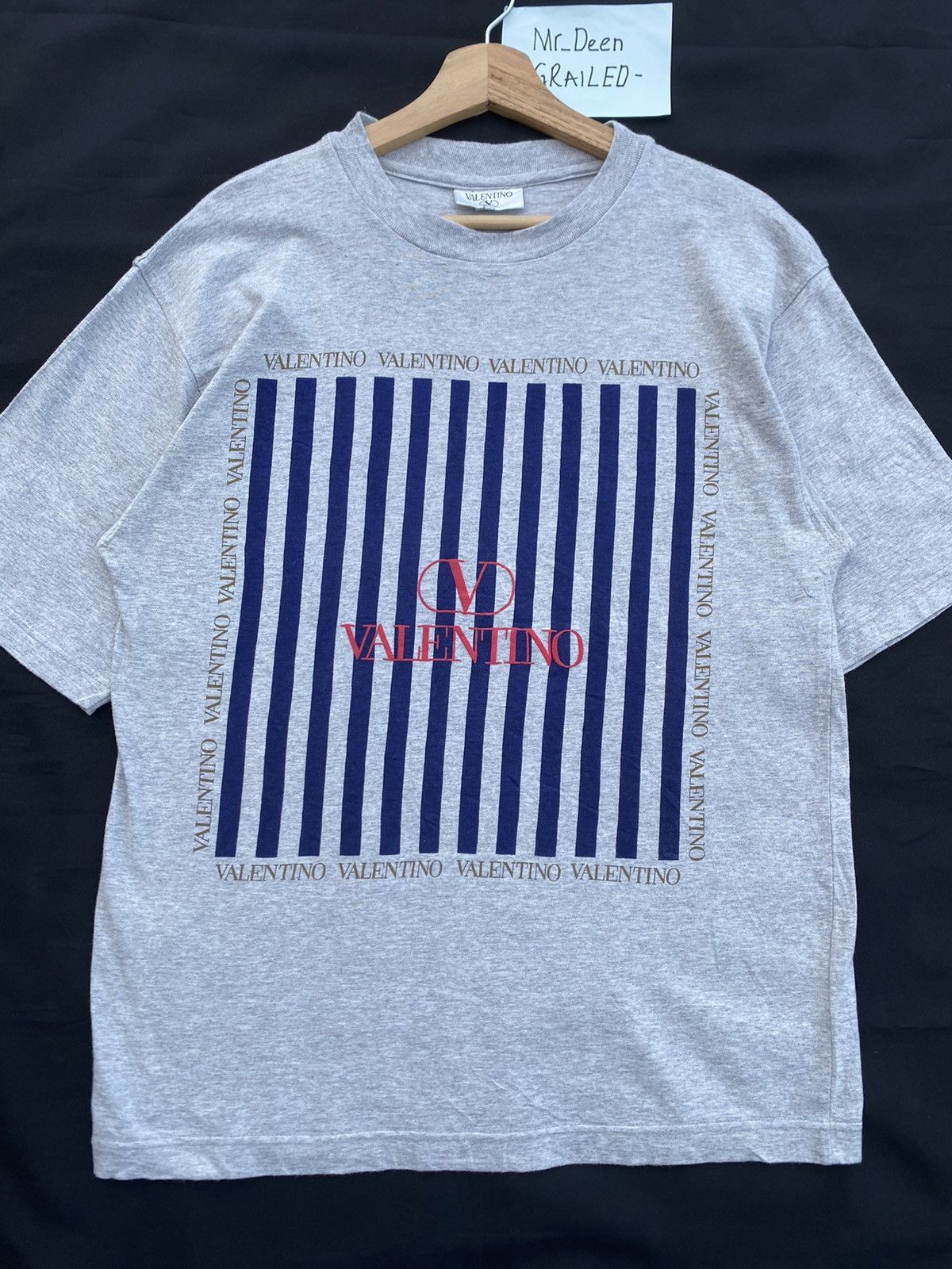 Valentino Rare Vintage Valentino Spellout Biglogo Tshirt Size US M / EU 48-50 / 2 - 6 Thumbnail