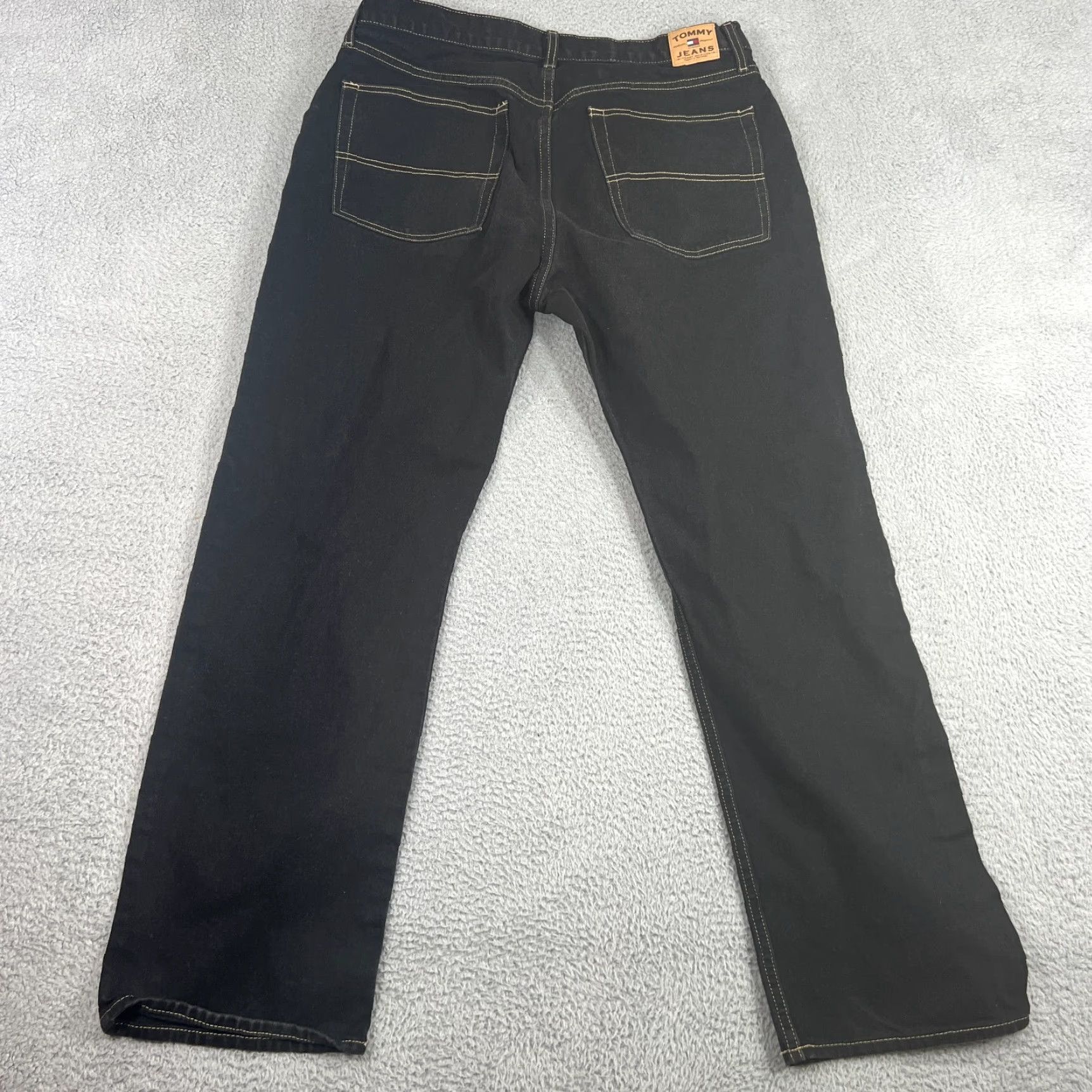 Tommy Hilfiger VINTAGE Tommy Hilfiger Jeans 90s Relaxed Fit Mens 38x32 Black Denim Size US 38 / EU 54 - 7 Thumbnail