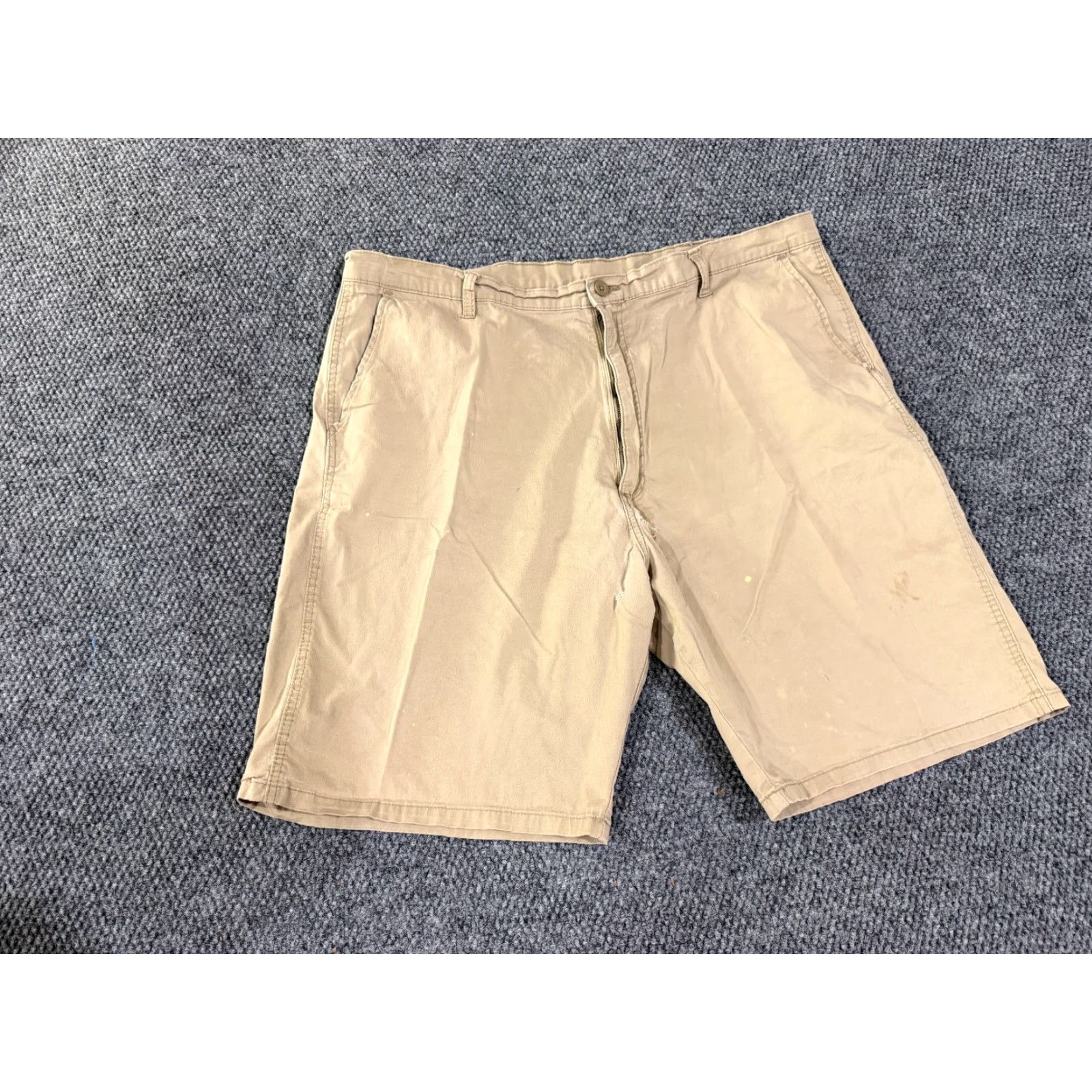Wrangler Wrangler cargo shorts mens 42 beige khaki relaxed fit outdoor hiking Casual Cargo Pocket 10in inseam Mens Beige Summer Spring 42 Regular Cotton Size US 42 / EU 58 - 2 Thumbnail