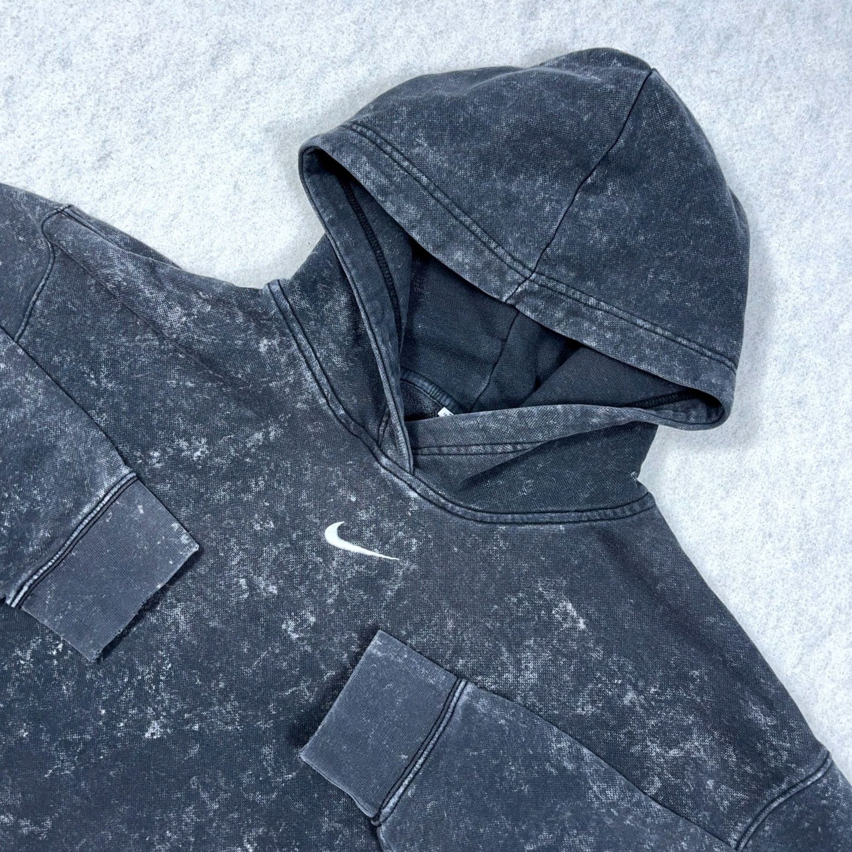 Nike Nike Hoodie Women 1X Center Swoosh Cropped Baggy Retro Faded Black Acid Wash Size XL / US 12-14 / IT 48-50 - 4 Thumbnail