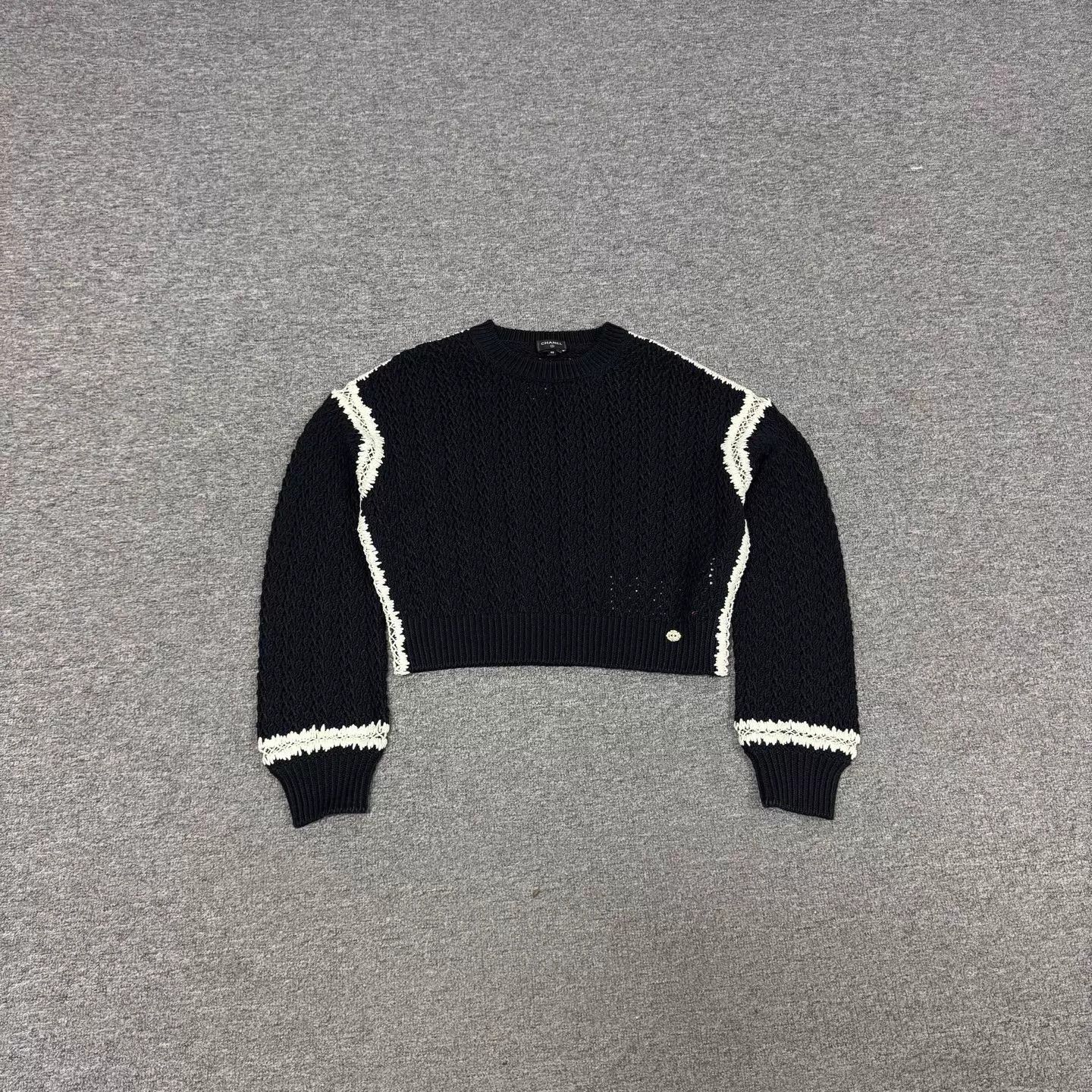 Chanel Chanel Black & White Openwork Cropped Crew Neck Knit Size M / US 6-8 / IT 42-44 - 1 Thumbnail