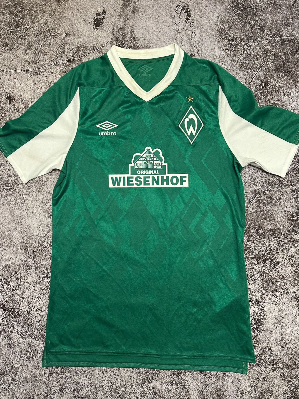 Umbro MENS UMBRO WERDER 2021 SOCCER FOOTBALL SHIRT JERSEY SIZE M Size US M / EU 48-50 / 2 - 1 Thumbnail