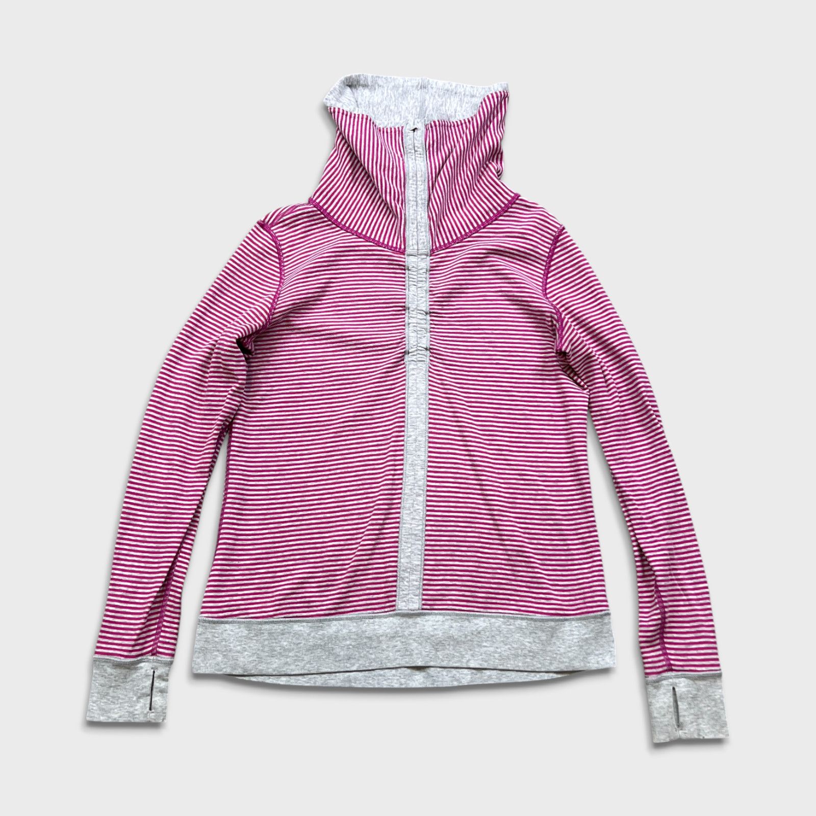 Lululemon Lululemon In A Cinch Long Sleeve Tee Reversible Sweater Size L / US 10 / IT 46 - 2 Thumbnail