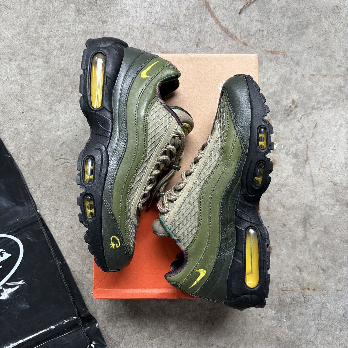 Corteiz × Nike Corteiz Gutta Green Air Max 95 SP Size US 8.5 / EU 41-42 - 3 Thumbnail
