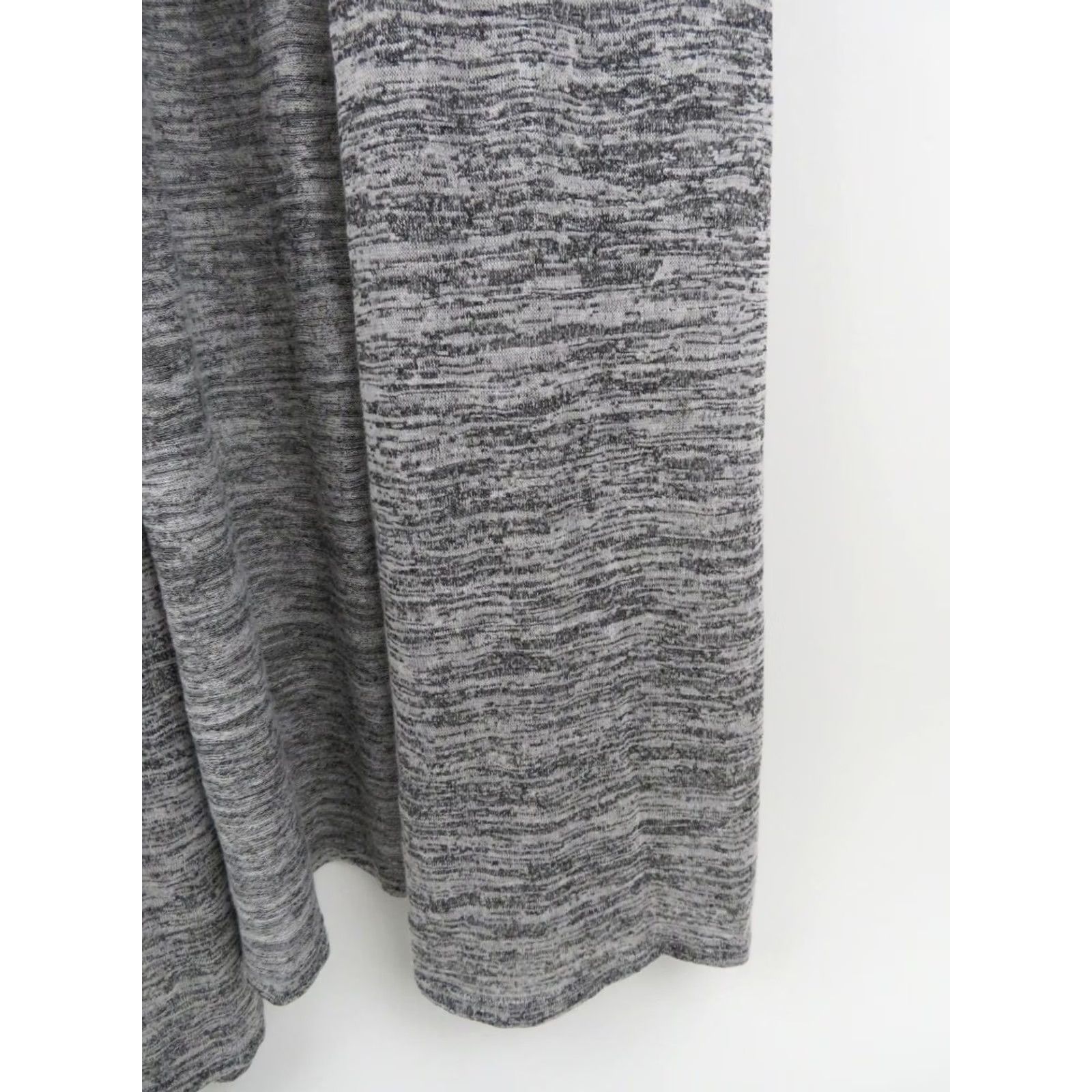 Vintage VINTAGE LuLaRoe Joy Vest Small Duster Cardigan Womens Sleeveless Gray Heathered Black Unicorn Size S / US 4 / IT 40 - 3 Thumbnail