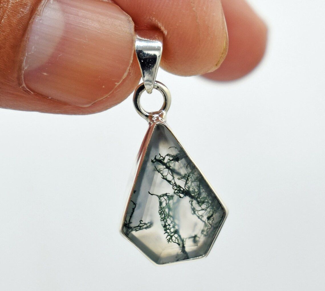 Handmade Kite Moss Agate Pendant Necklace: 925K Silver, 18 Inch Chain Size ONE SIZE - 3 Thumbnail