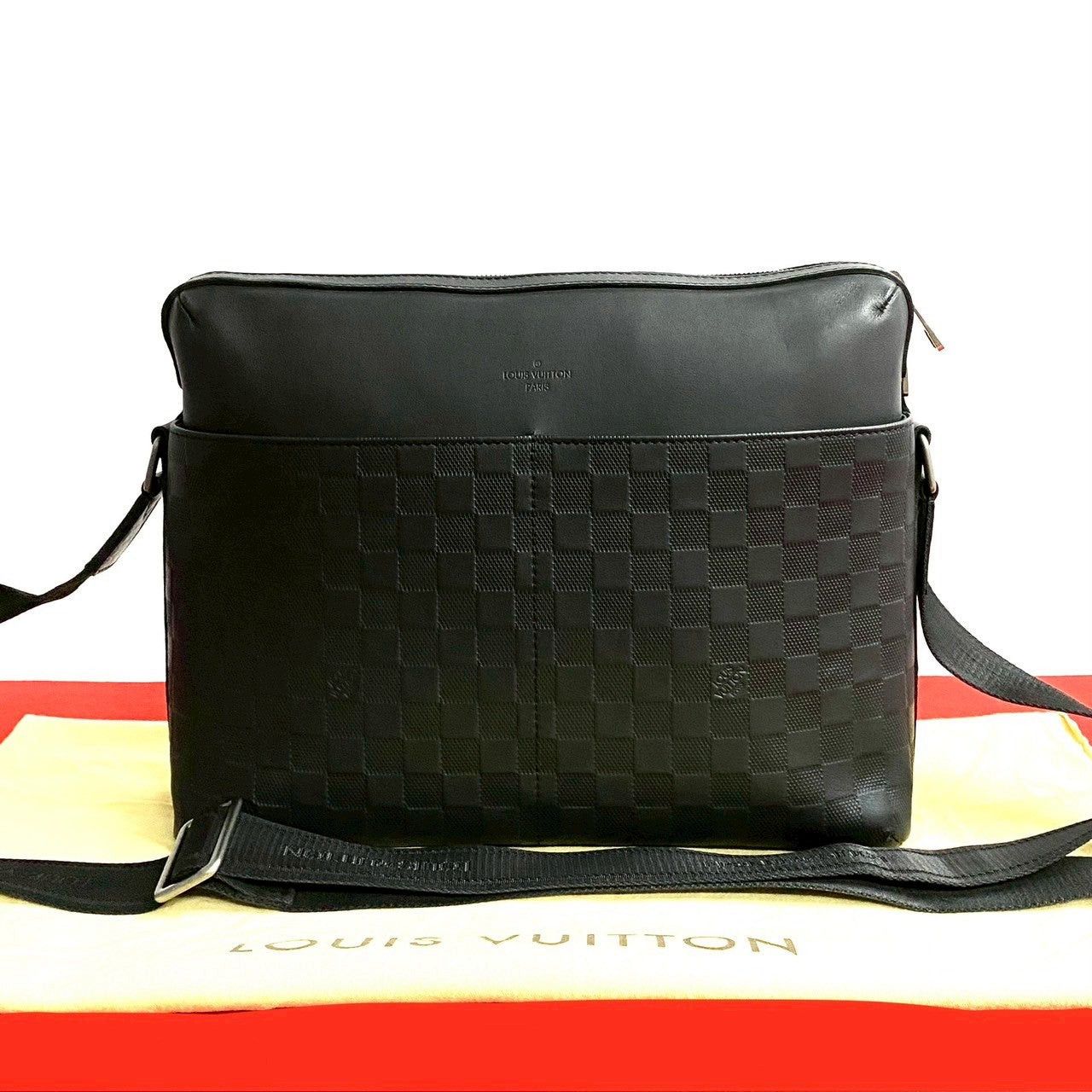 Louis Vuitton Louis Vuitton Shoulder Bag Black Leather Size ONE SIZE - 1 Thumbnail