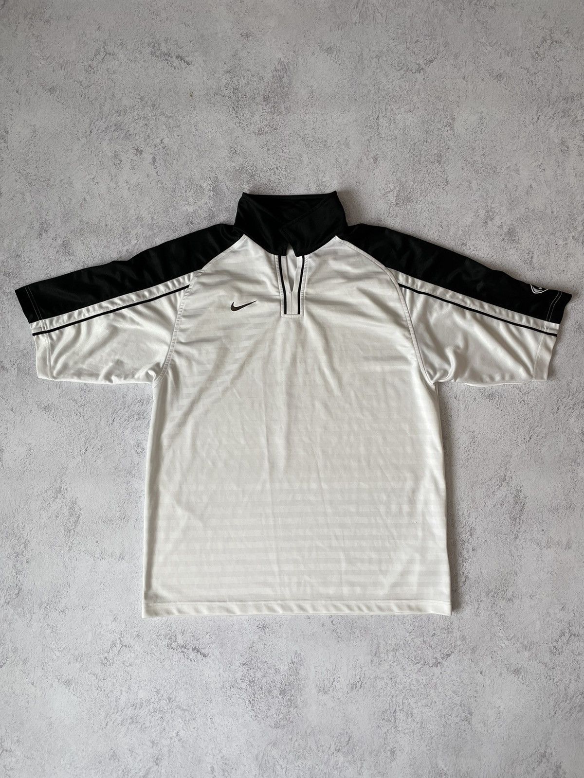 Vintage Vintage T-Shirt Small Swoosh Drill Y2K Style Rare Size US L / EU 52-54 / 3 - 1 Thumbnail